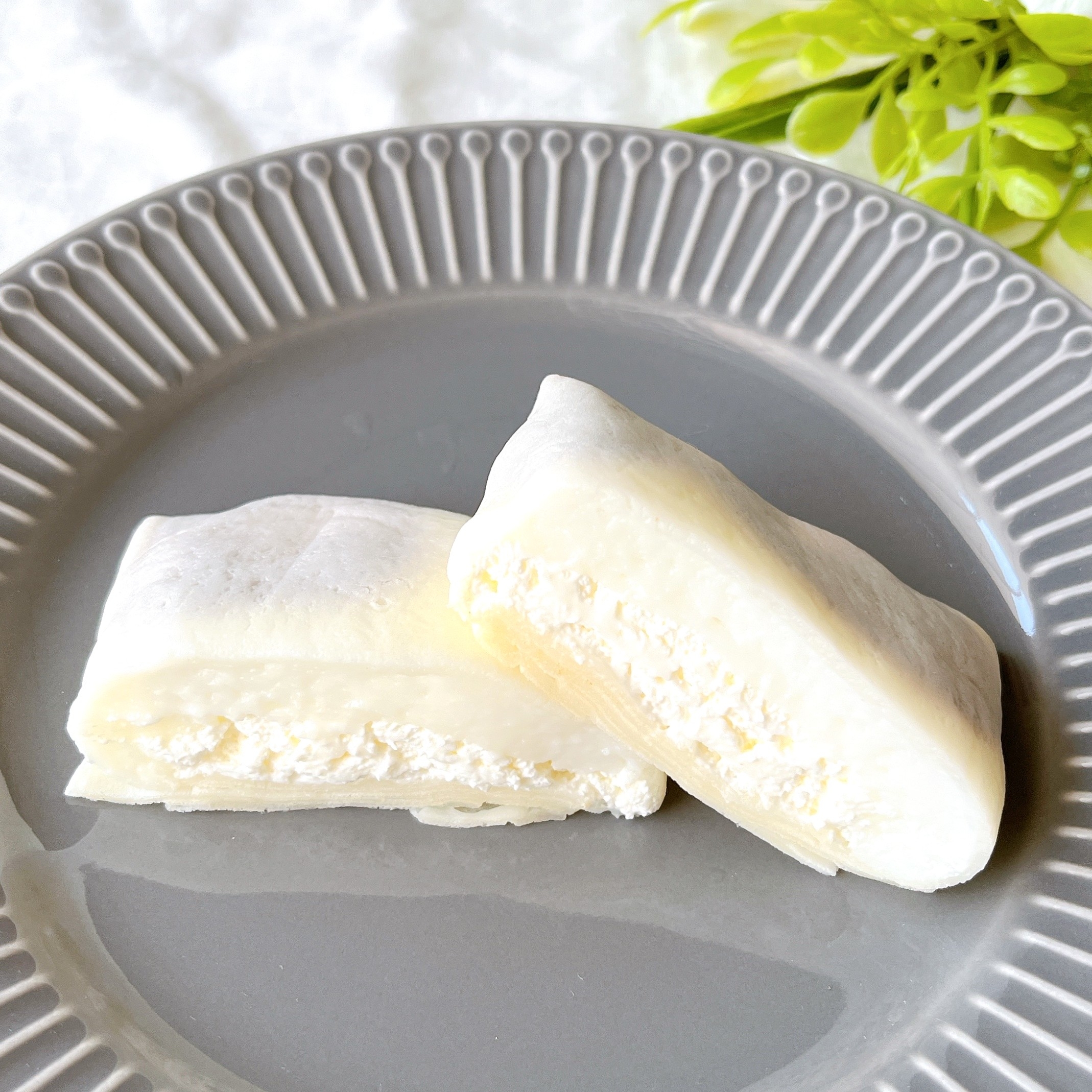 セブンイレブンの「東京都産牛乳使用 モーモークレープ」