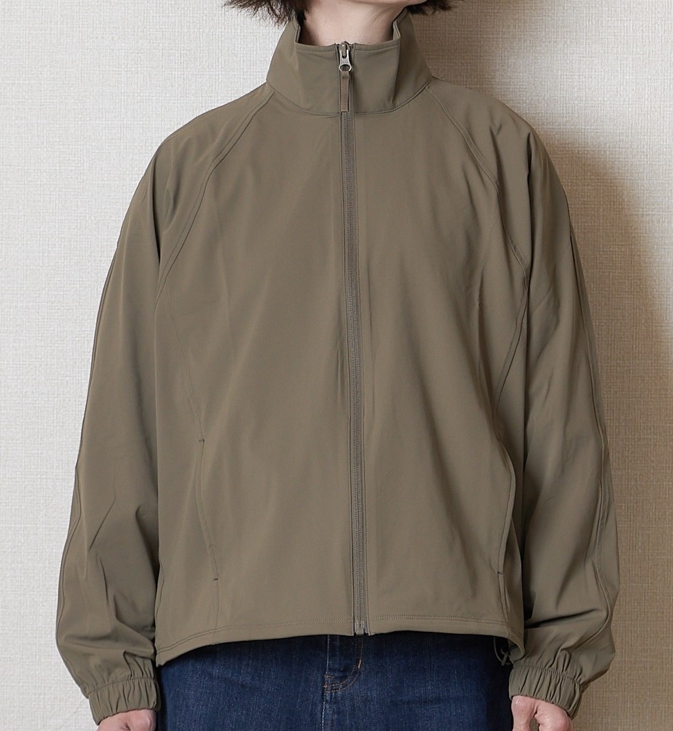 ユニクロ「ウルトラストレッチアクティブブルゾン」