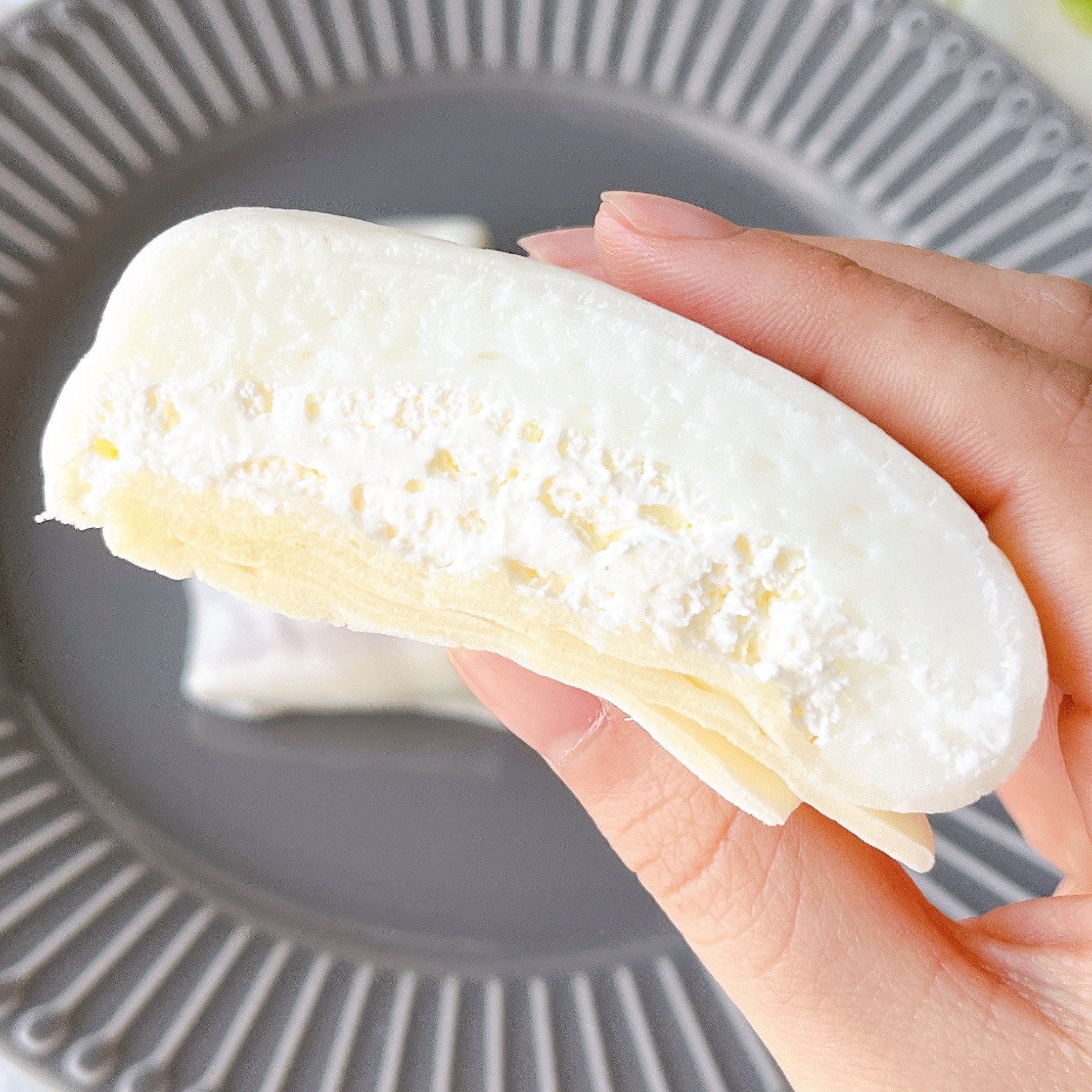 セブンイレブンの「東京都産牛乳使用 モーモークレープ」