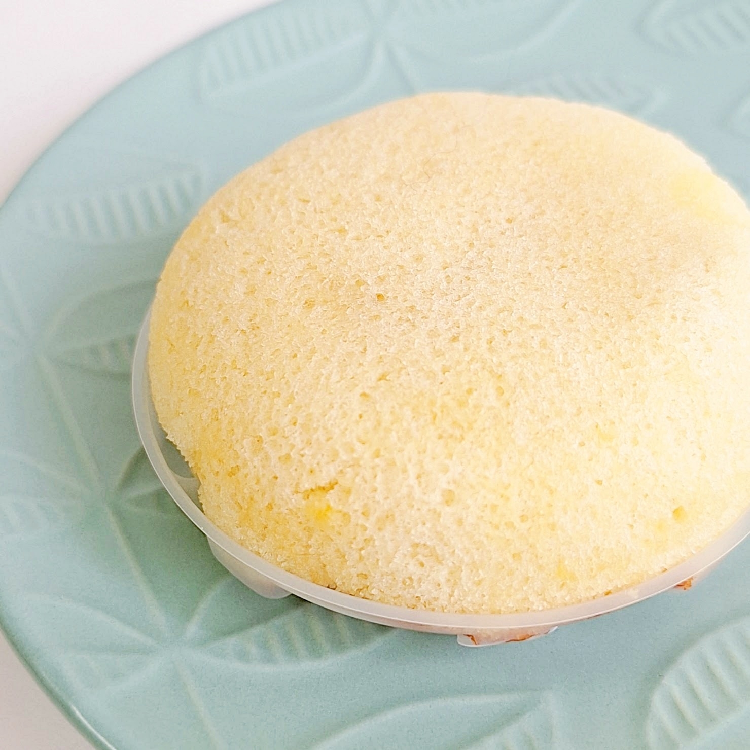 シャトレーゼ「ふんわりムーン カスタード」