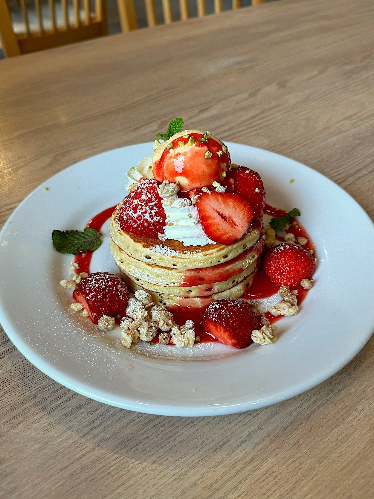 デニーズの「あまおうのバターミルクパンケーキ」