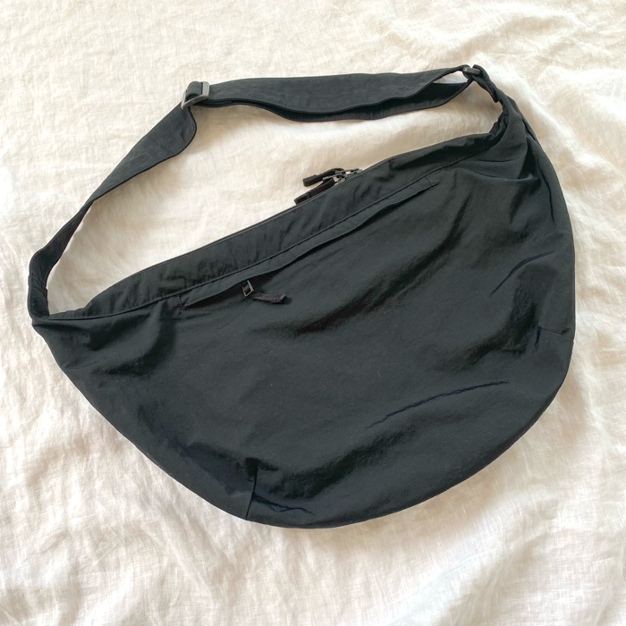 ユニクロの「ショルダーバッグナイロン」