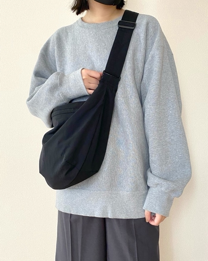 ユニクロの「ショルダーバッグナイロン」