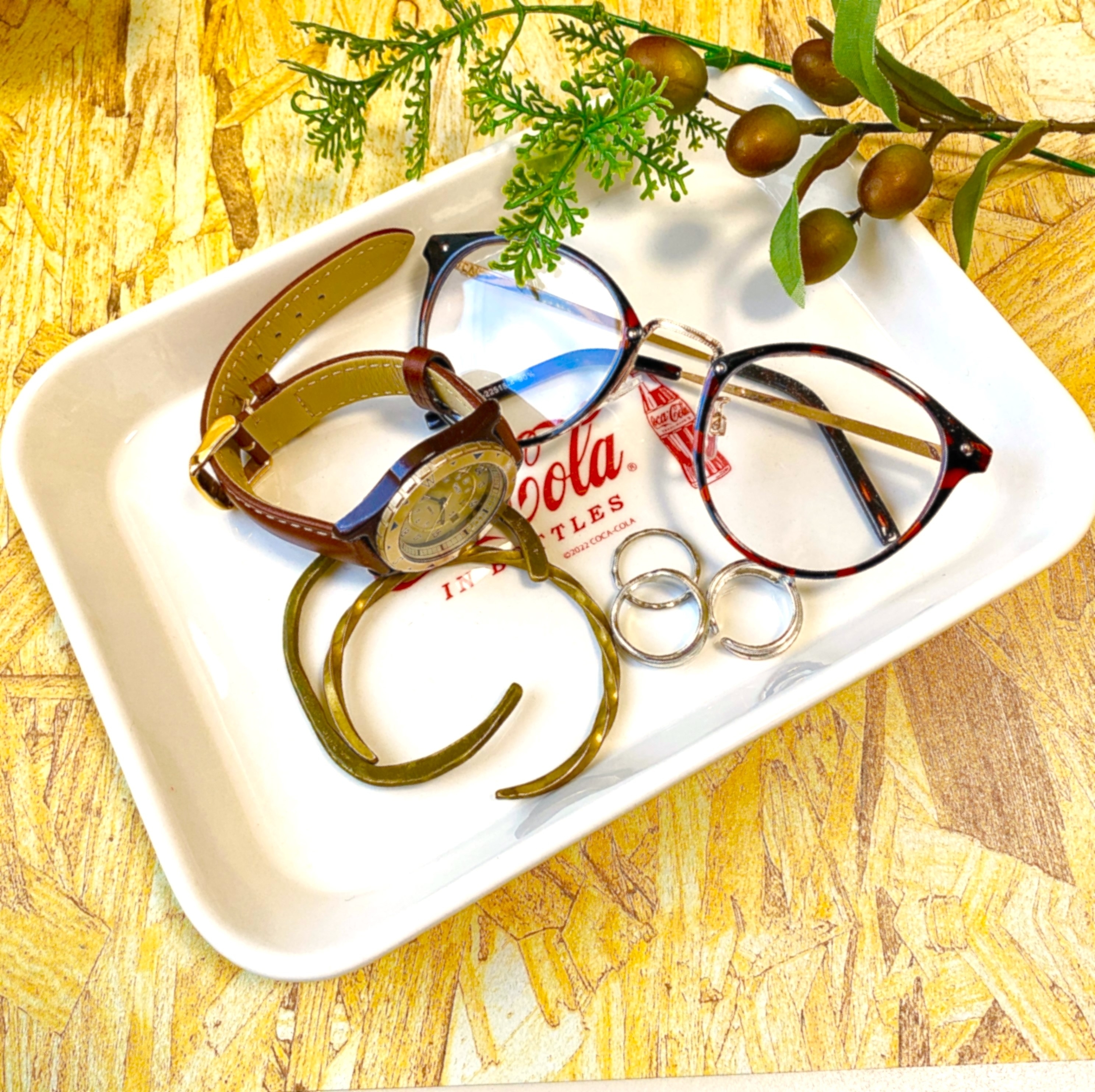 ダイソー「磁器角型プレート(コカ・コーラ、AS1、20.5cm×15cm×2.9cm)」