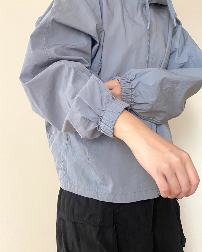 ユニクロさん、もう値下げしちゃっていいの…？5990円→4990円の
