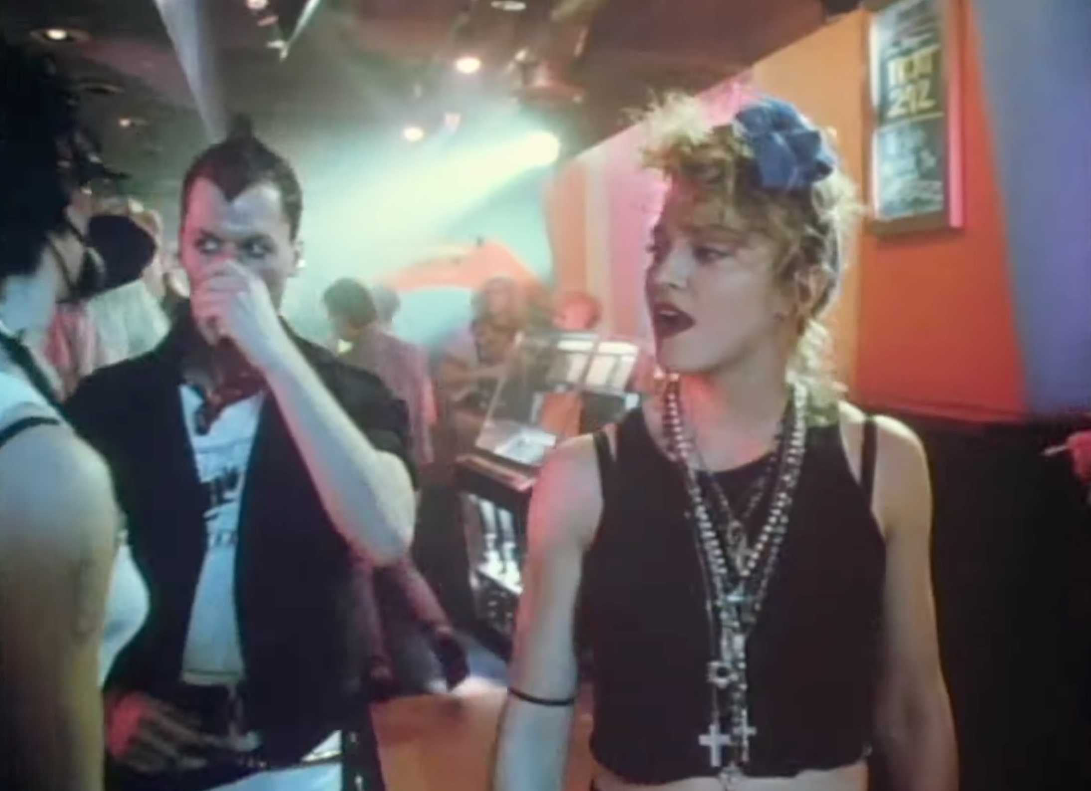 13 Popular Fashion Trends That Didn't Last