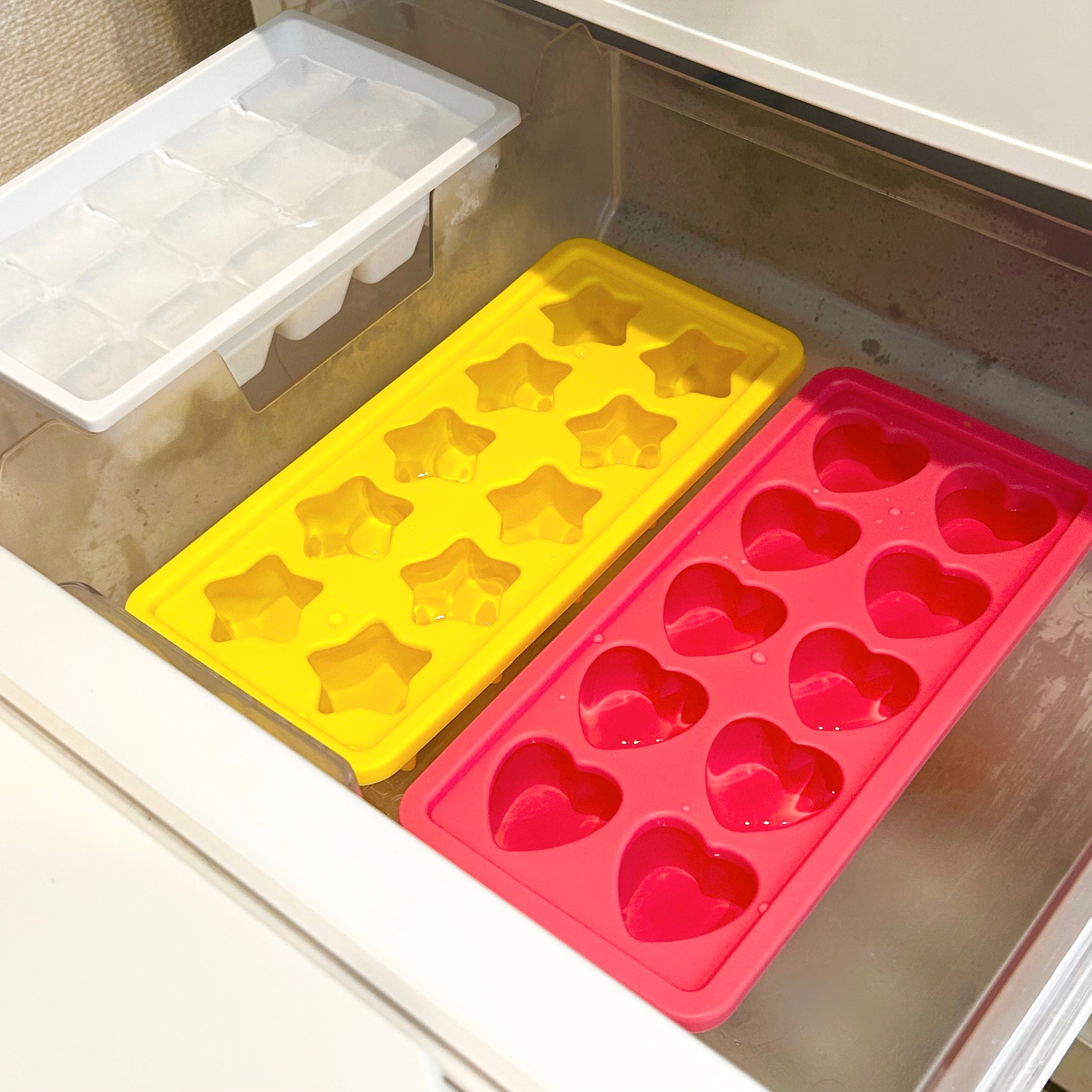 THREEPPY（スリーピー）の「シリコーンアイストレー（ハート・スターセット）」