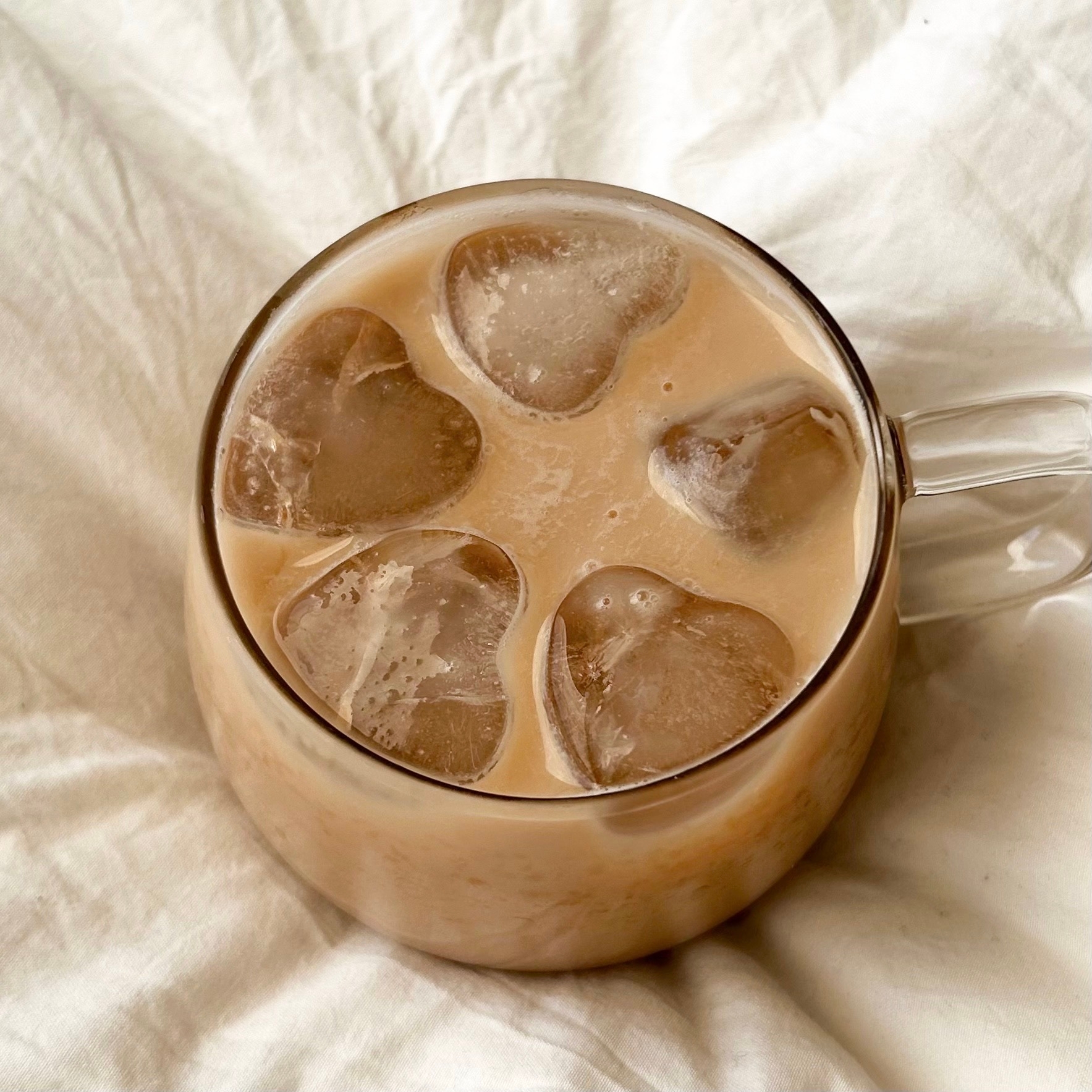 THREEPPY（スリーピー）の「シリコーンアイストレー（ハート・スターセット）」