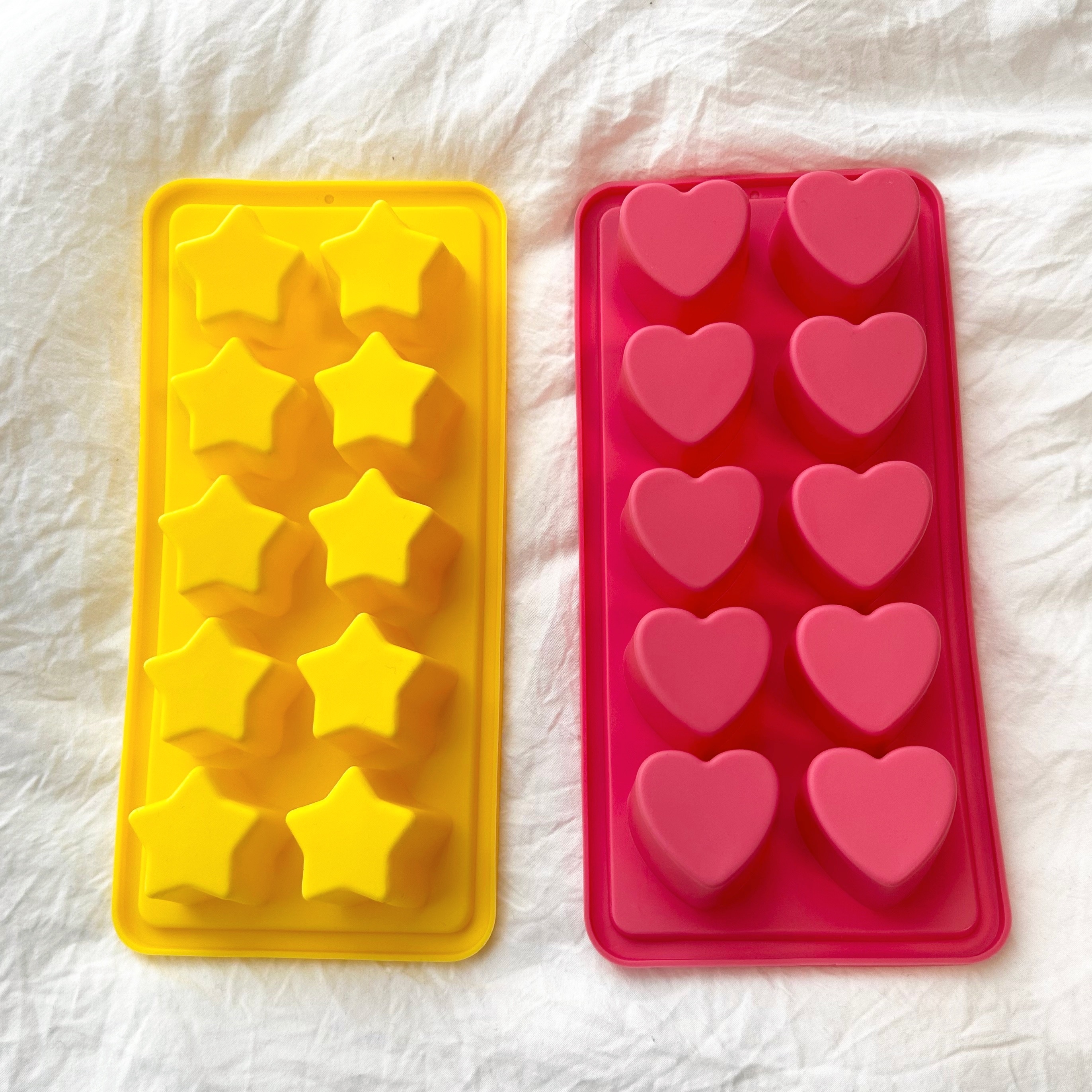 THREEPPY（スリーピー）の「シリコーンアイストレー（ハート・スターセット）」