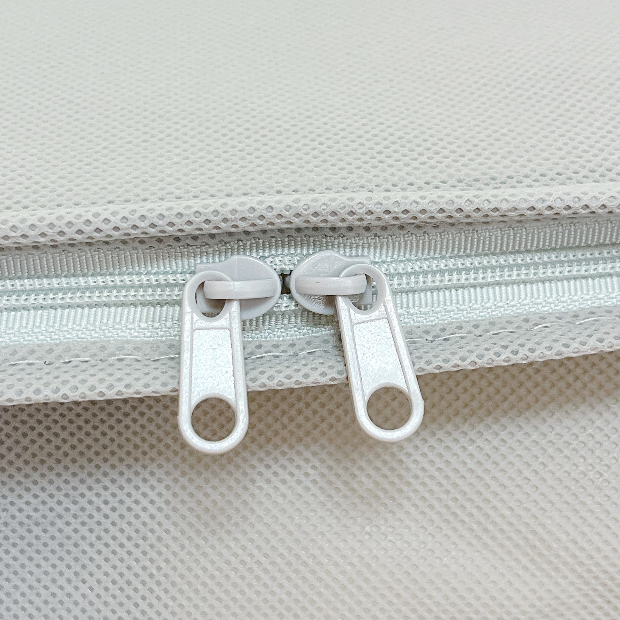 CAINZ(カインズ)の「コンパクトになる羽毛ふとん収納袋」