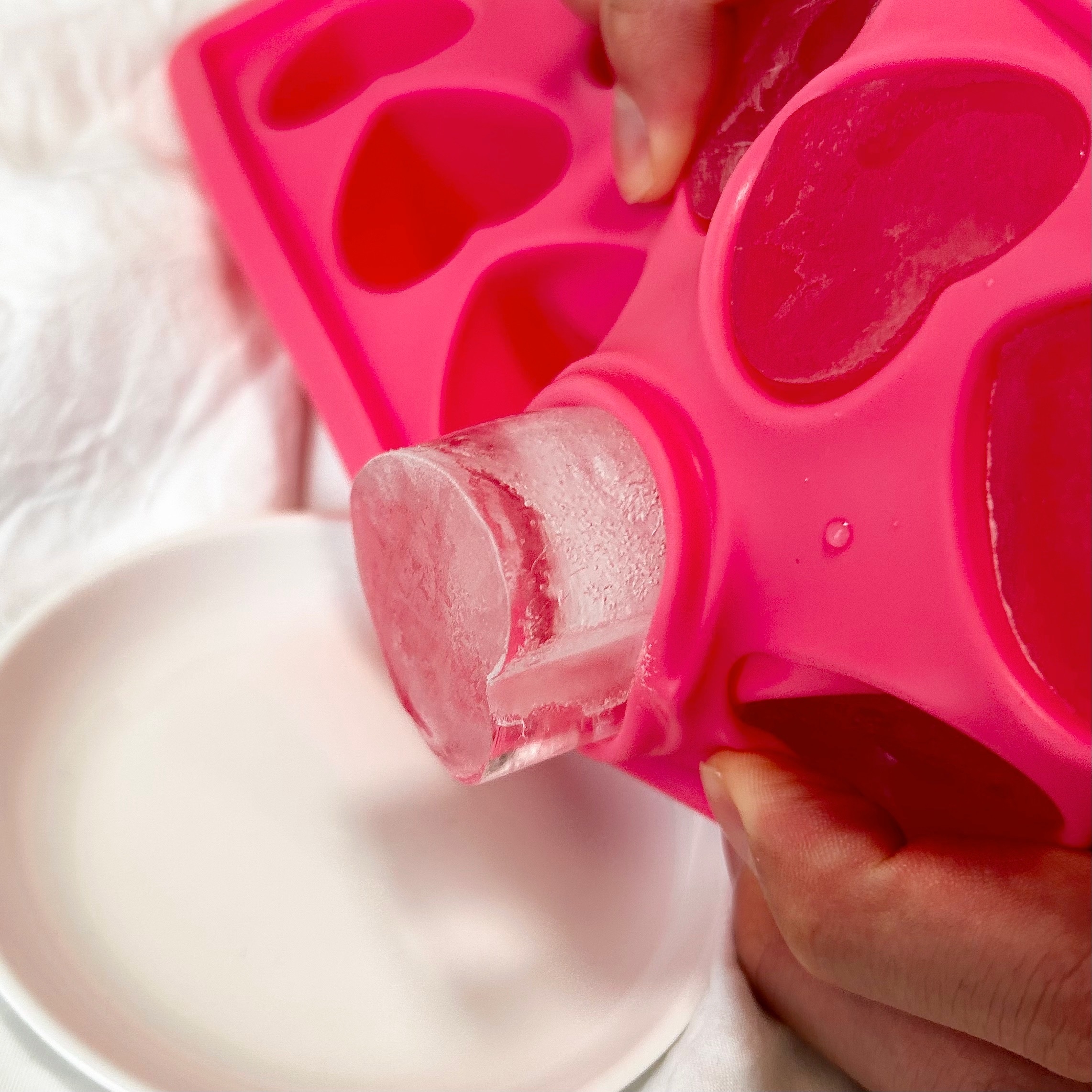 THREEPPY（スリーピー）の「シリコーンアイストレー（ハート・スターセット）」