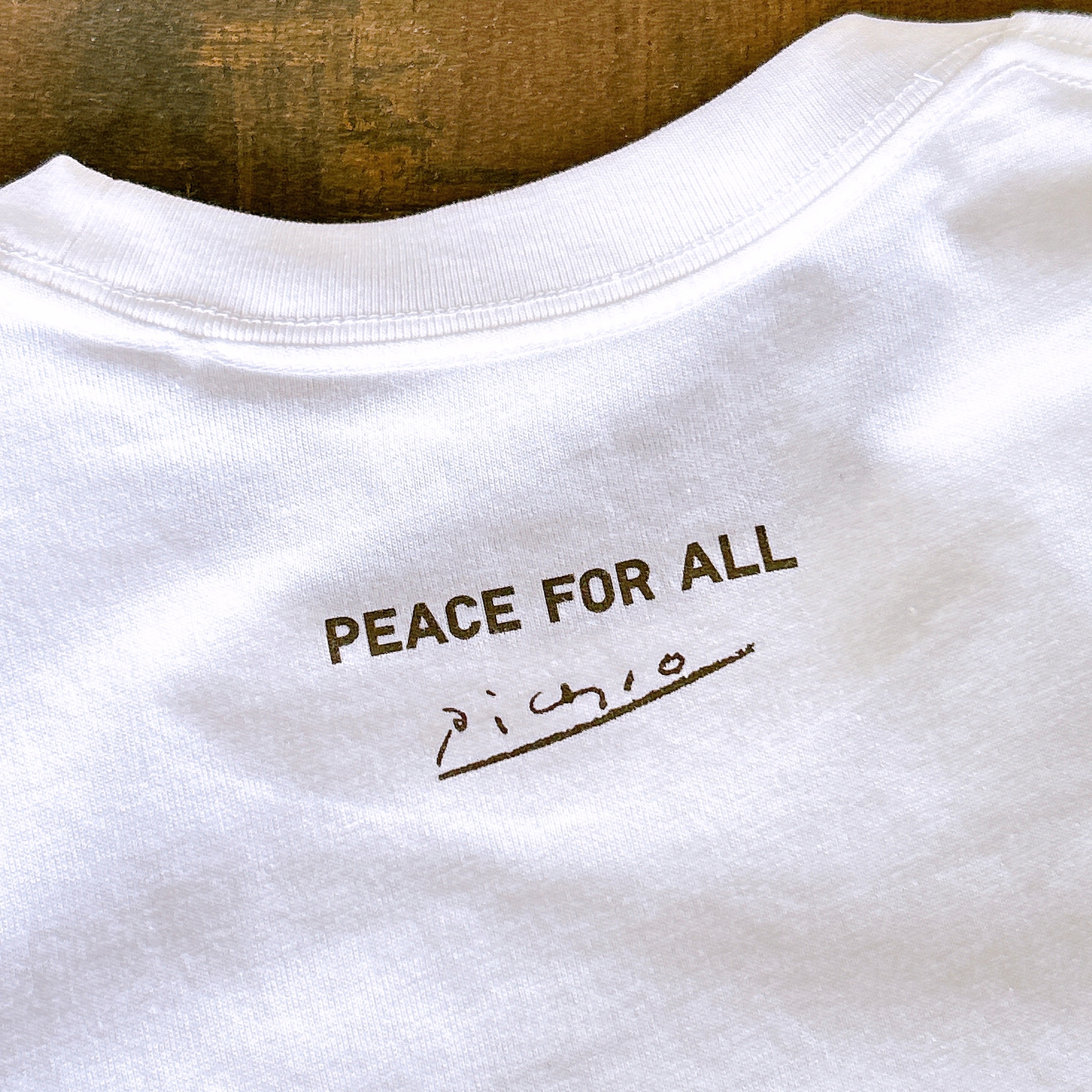 ユニクロの「PEACE FOR ALL Tシャツ/パブロ・ピカソ」