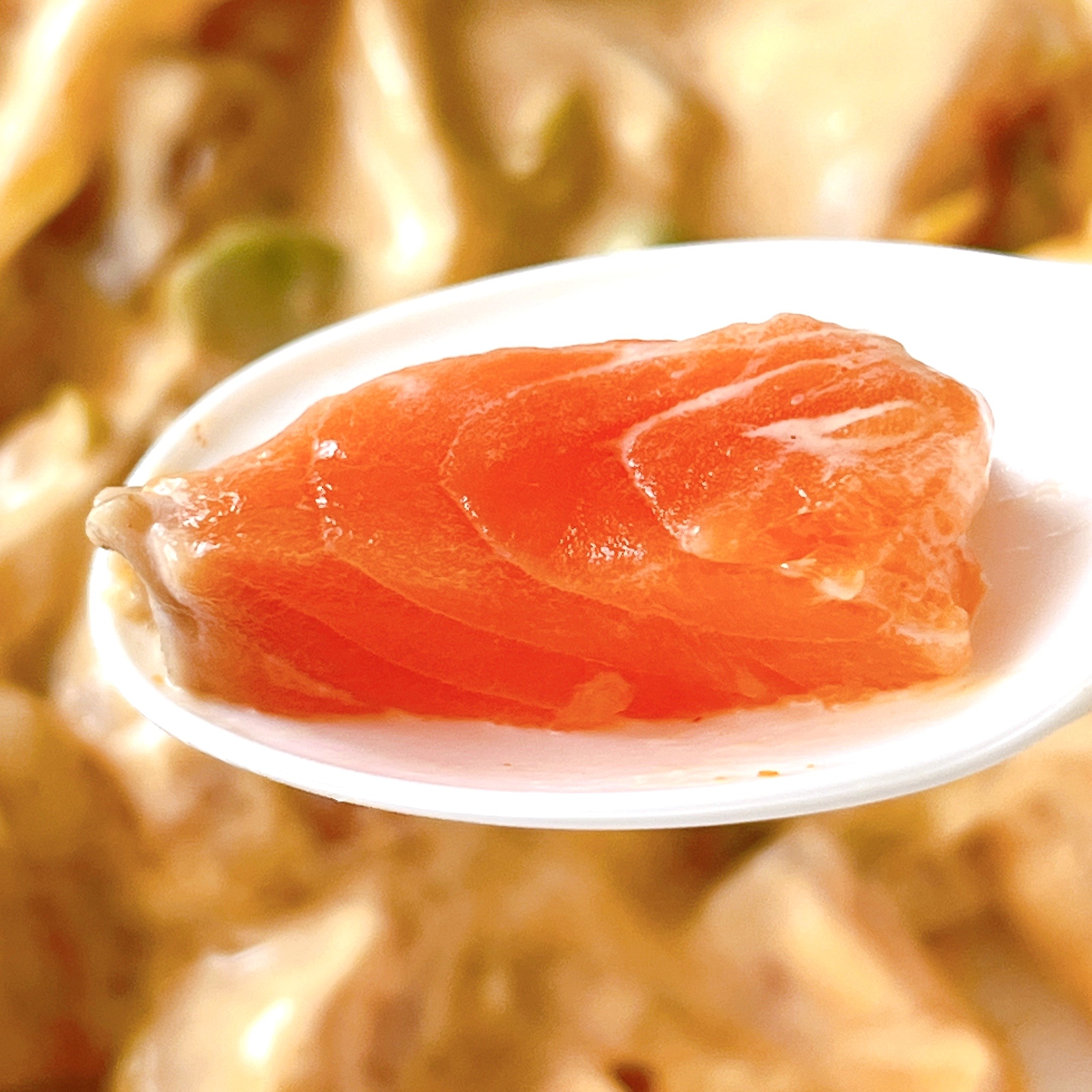 セブンイレブンの「サーモンポキ丼 スパイシーマヨネーズ」