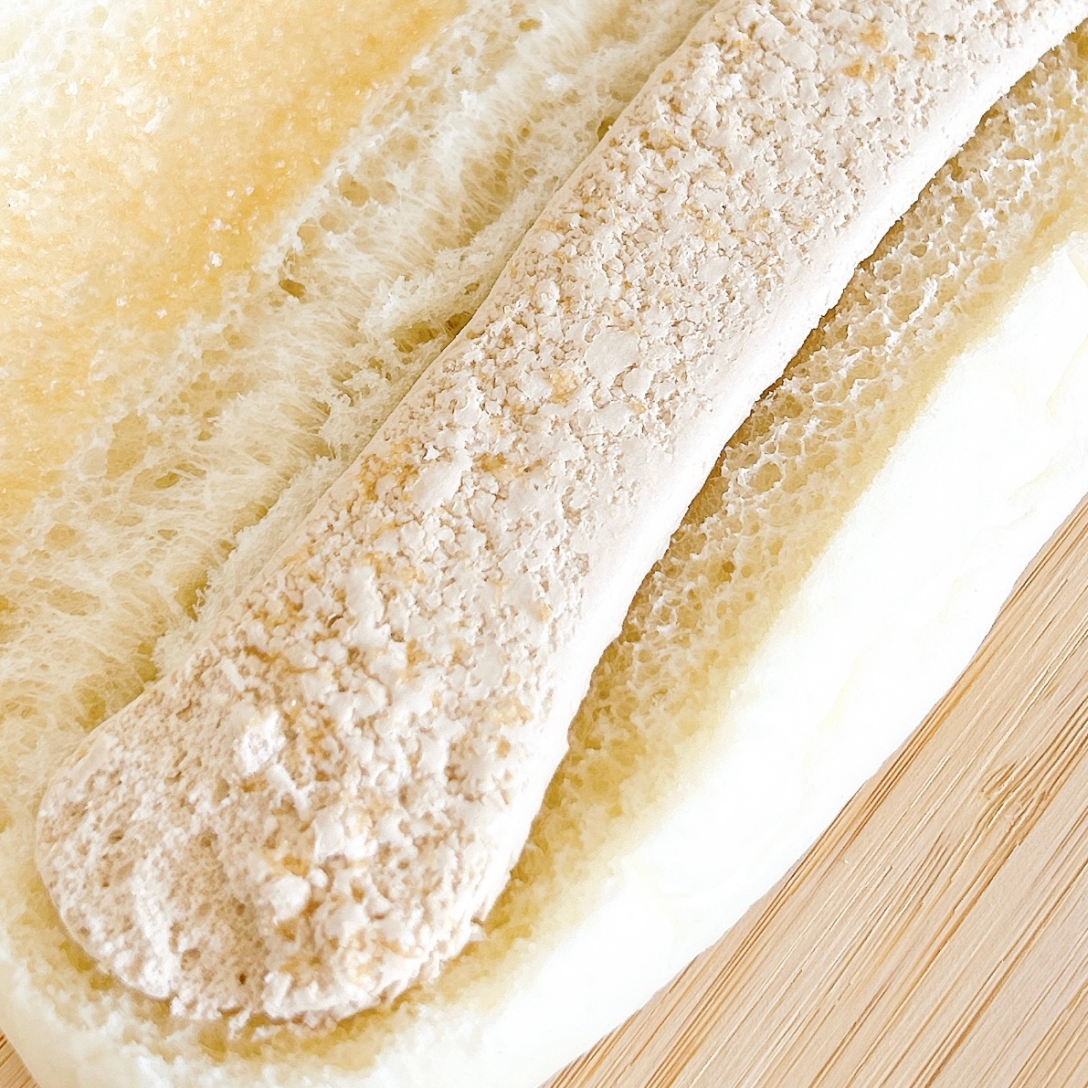 セブン-イレブンの「わたしの白いコッペ カフェラテクリーム」