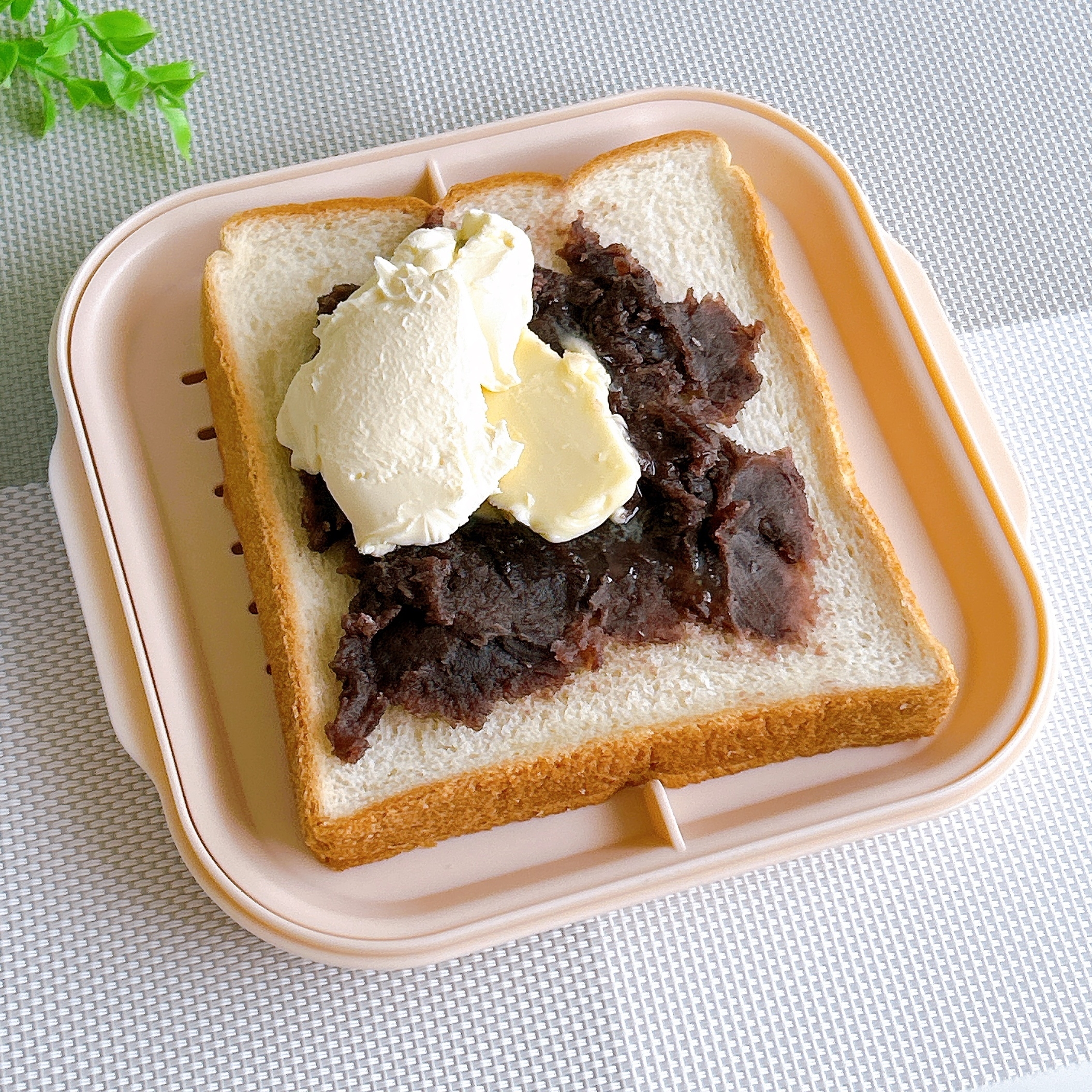 Francfranc（フランフラン）の「レンジでふわもち食パン ピンク」