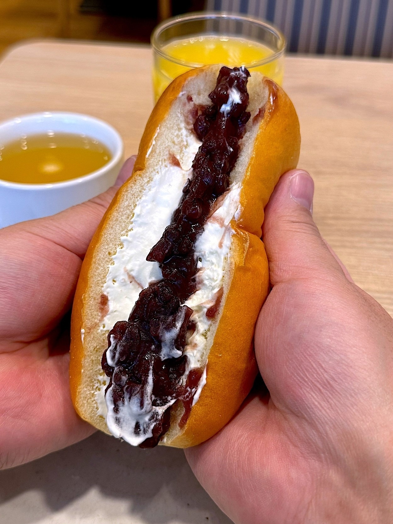 ガスト「コッペパン あんこクリーム」