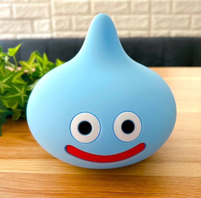 スクウェア・エニックス「スマイルスライム 色が変わるよ！やわらか点灯ランプ スライム」