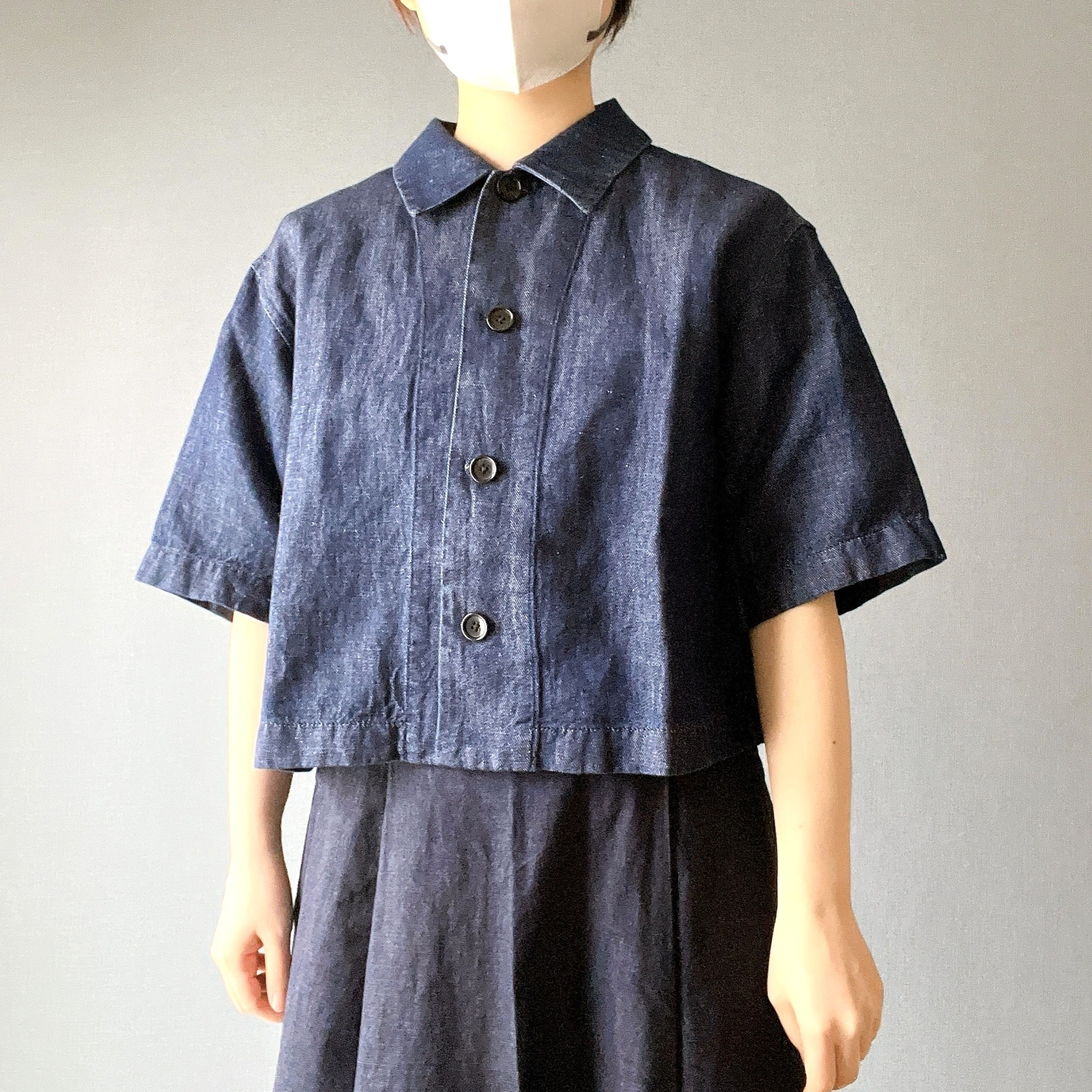 無印良品の「婦人 ヘンプ混 デニム 半袖シャツ」