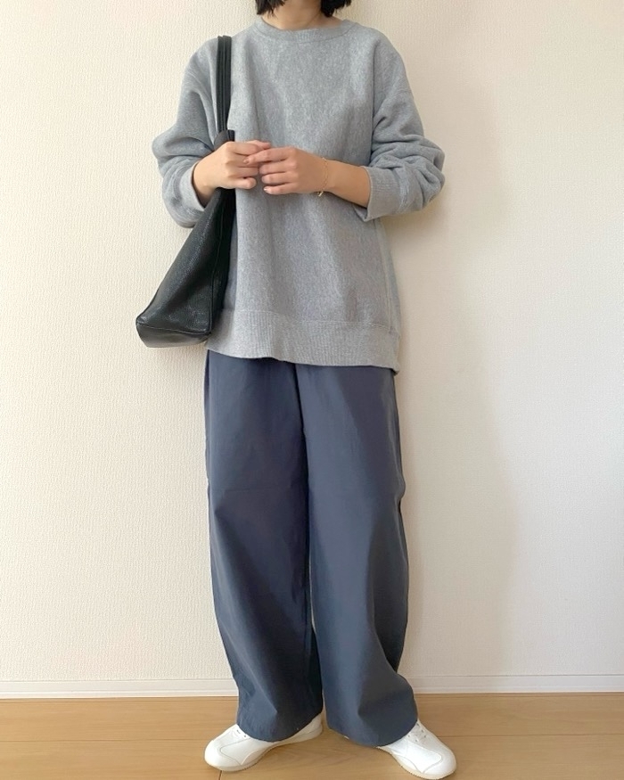 ユニクロ「イージーカーブパンツ」