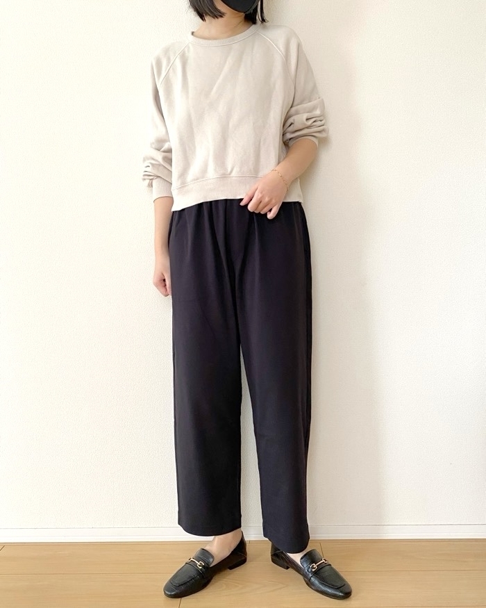 ユニクロ「ジャージーギャザーパンツ」