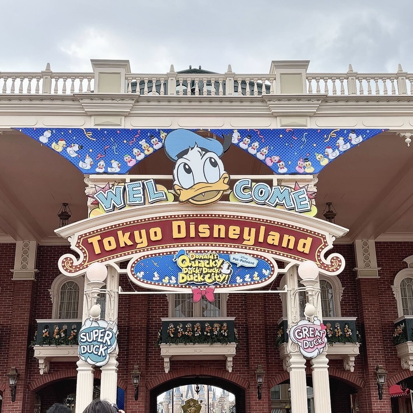 お土産】ディズニーってやっぱ天才！ドナルドがかわいい「大容量おかし