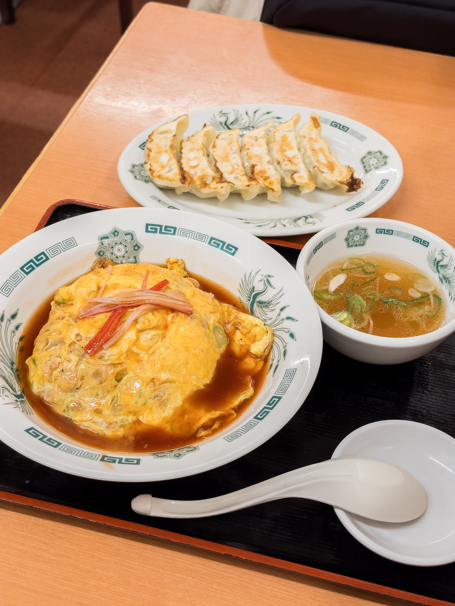 日高屋の「天津飯+餃子6個セット」