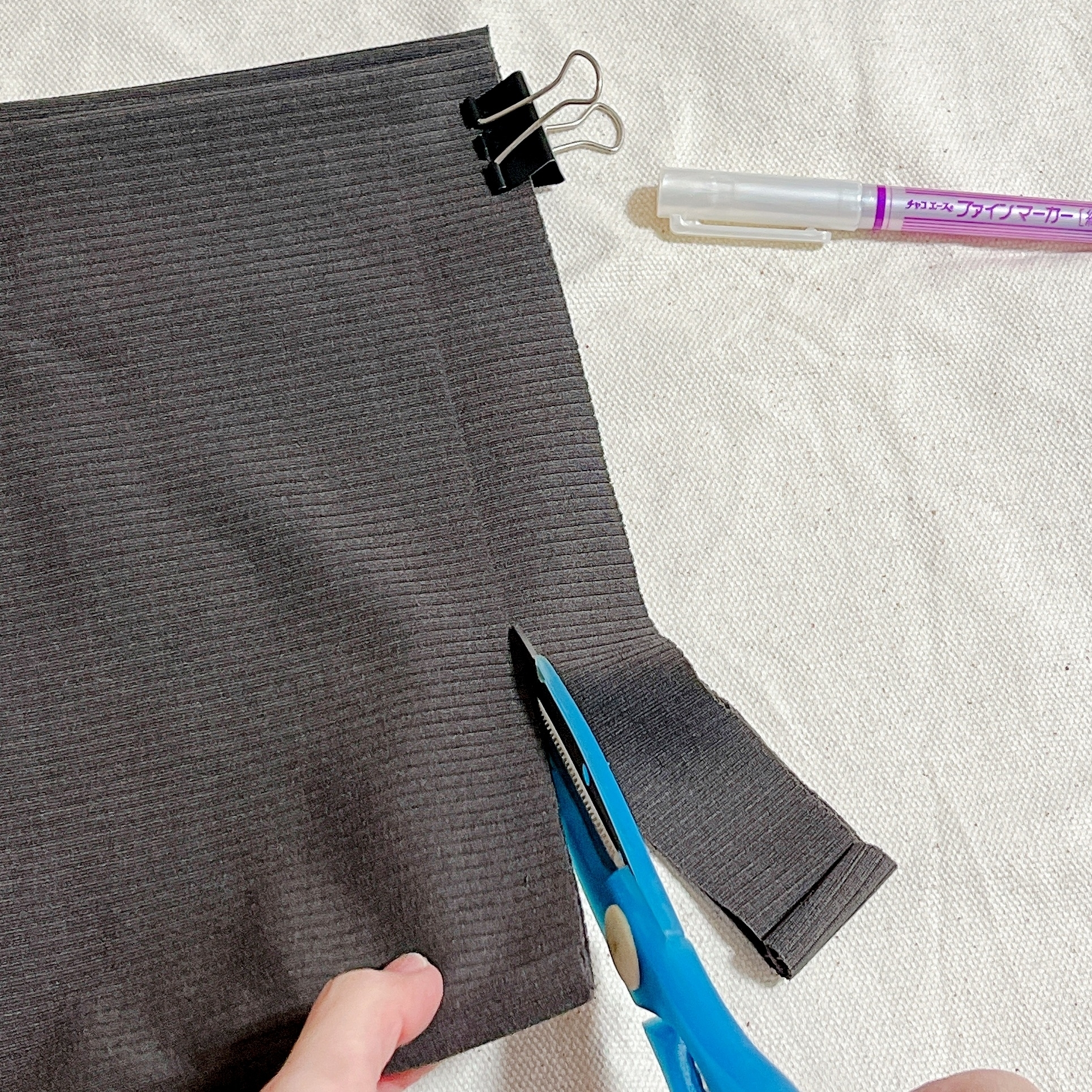 ハニーズの「セルフカットワイドパンツ」