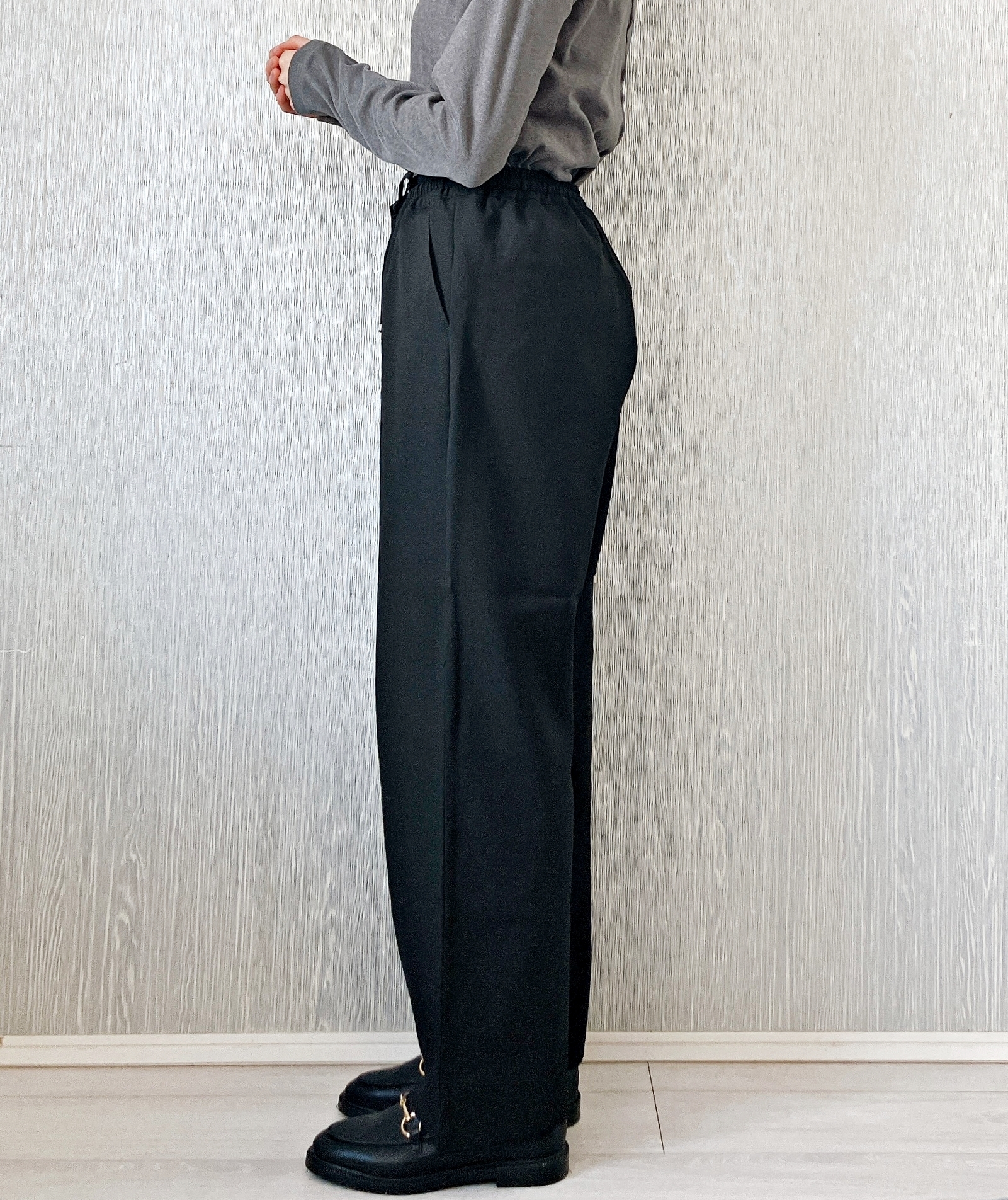 ハニーズの「イージーストレートパンツ」