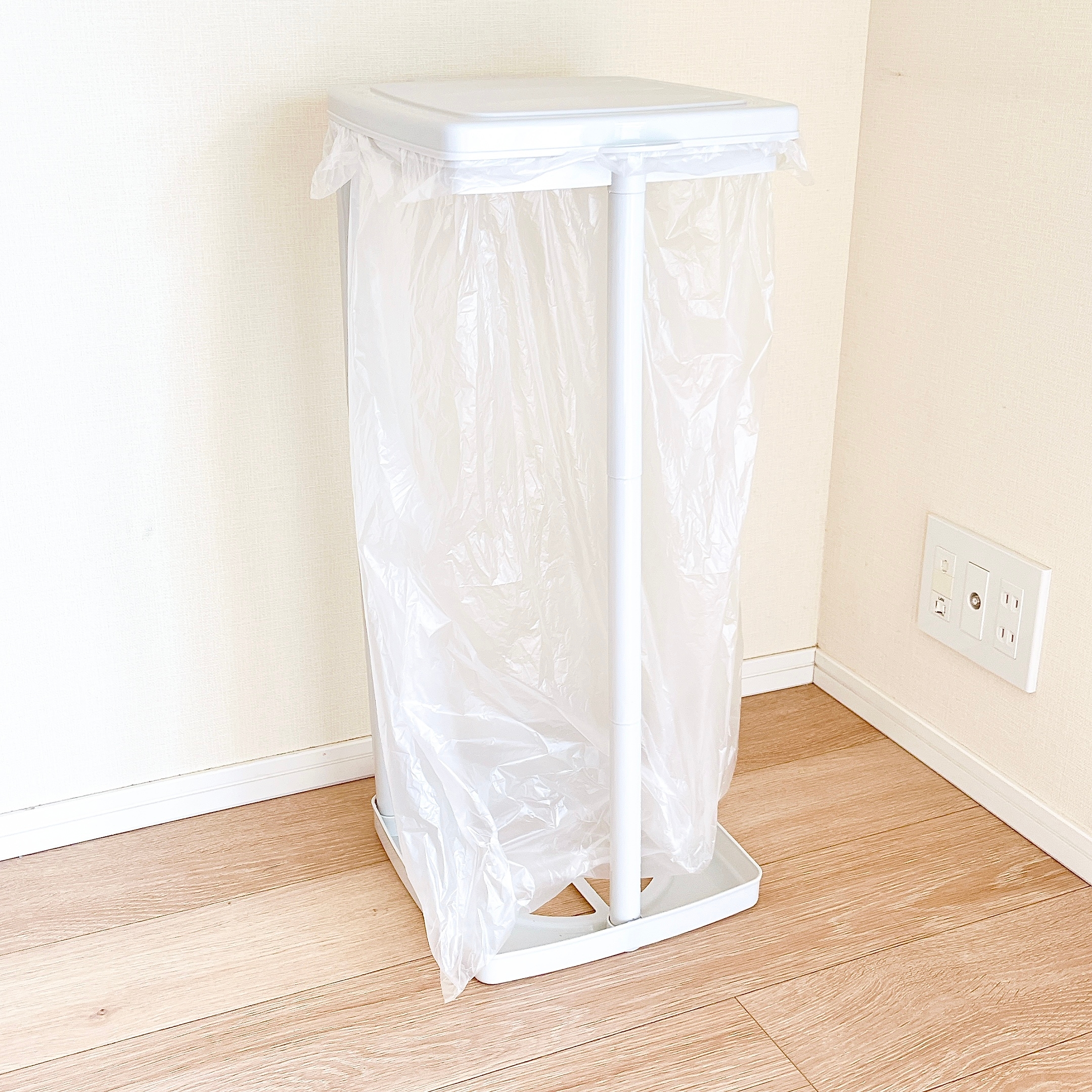 DAISO(ダイソー)の「ゴミ袋ホルダー」