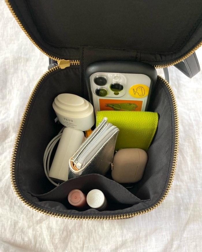 GUの「バニティバッグ(フラワー) by rokh」