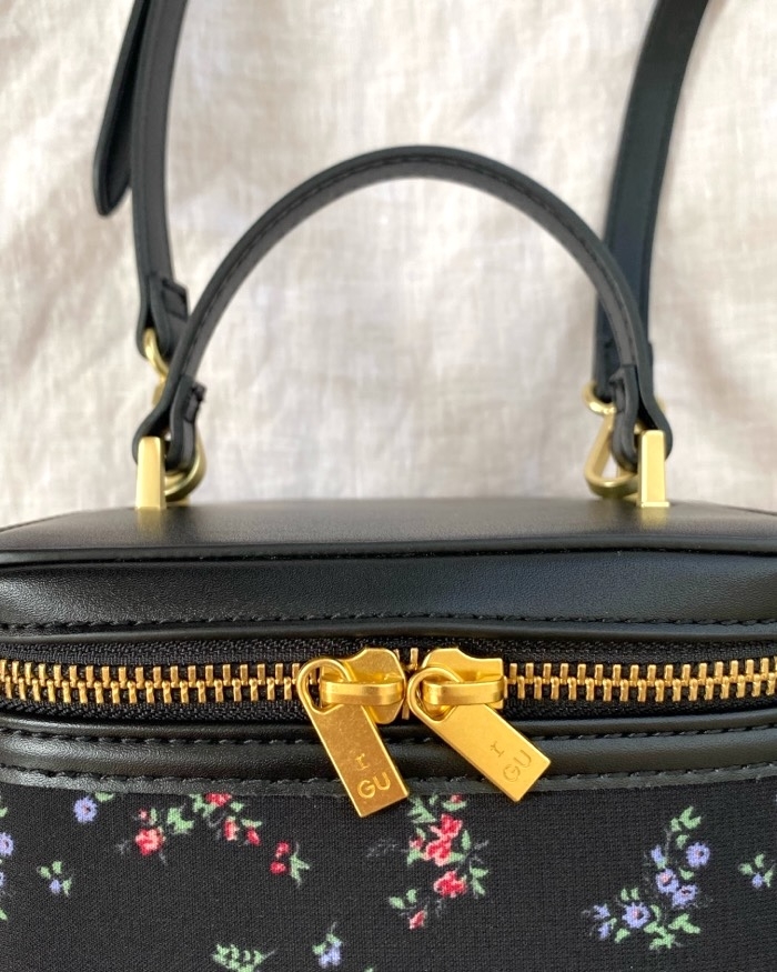 GUの「バニティバッグ(フラワー) by rokh」