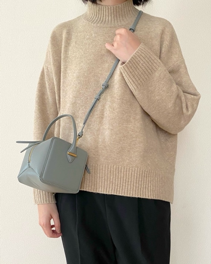 ZARAの「ミニキューブバッグ」