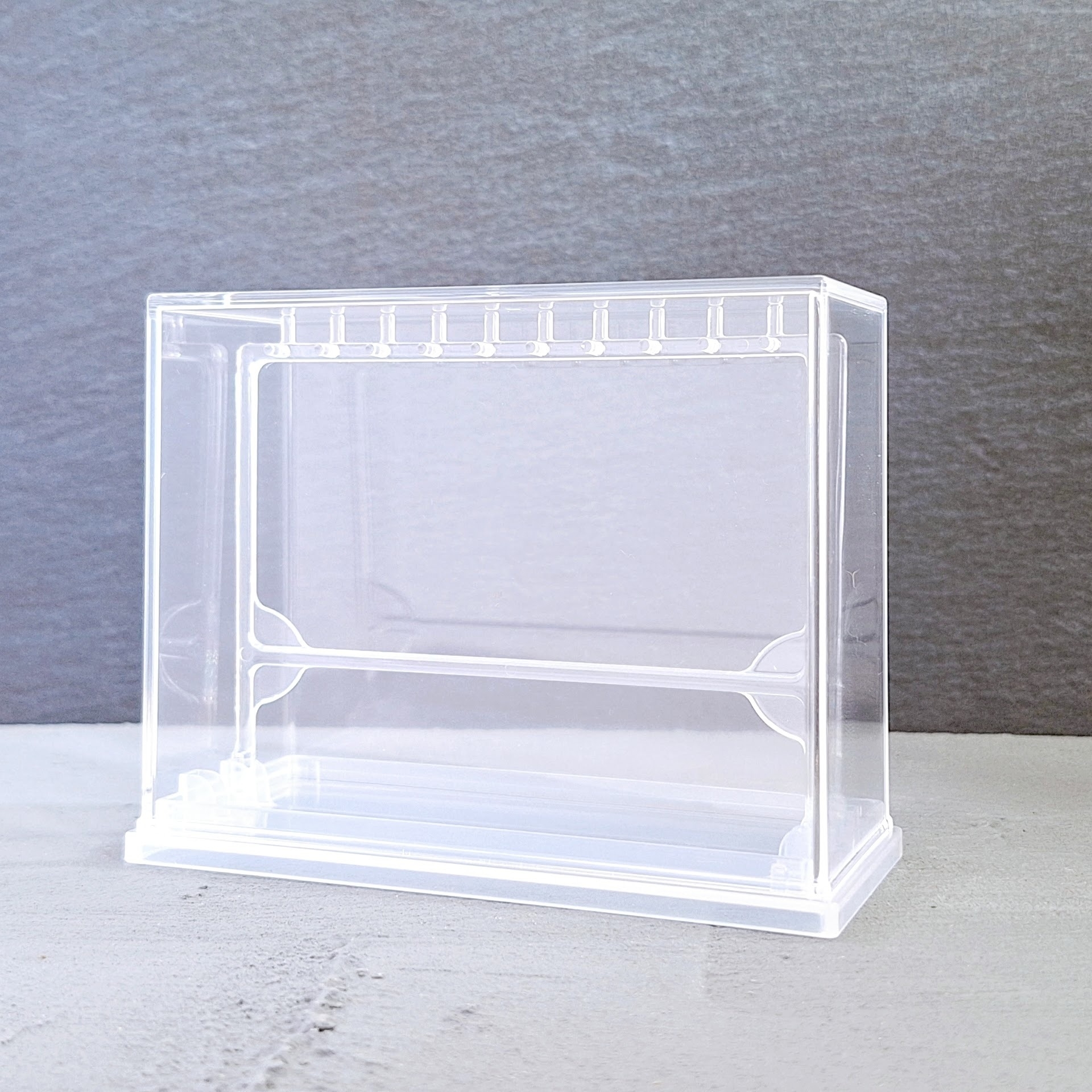 ダイソーの「カプセルトイディスプレイケース」