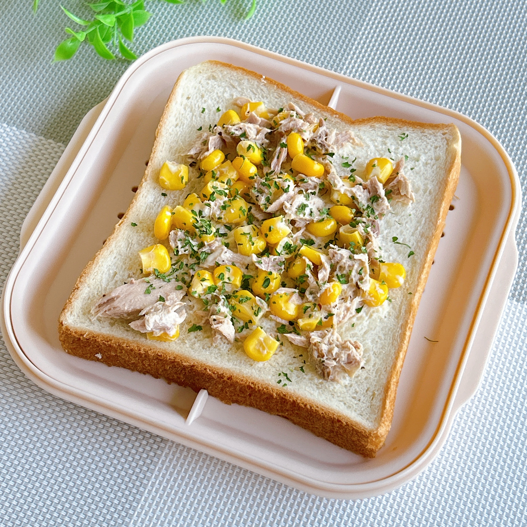 Francfranc（フランフラン）の「レンジでふわもち食パン ピンク」