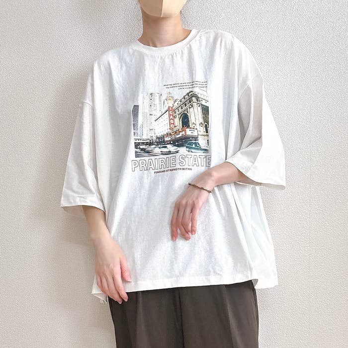 ニコアンド「バック布帛CITYフォトTシャツ」