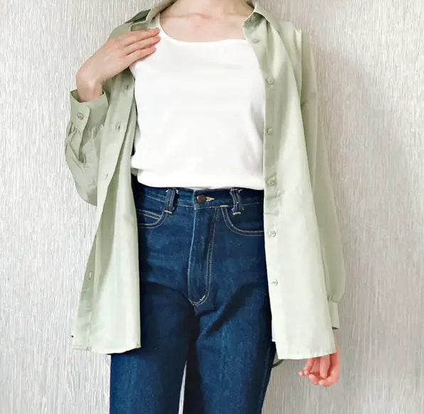 ハニーズ「タンク付シアーシャツ」