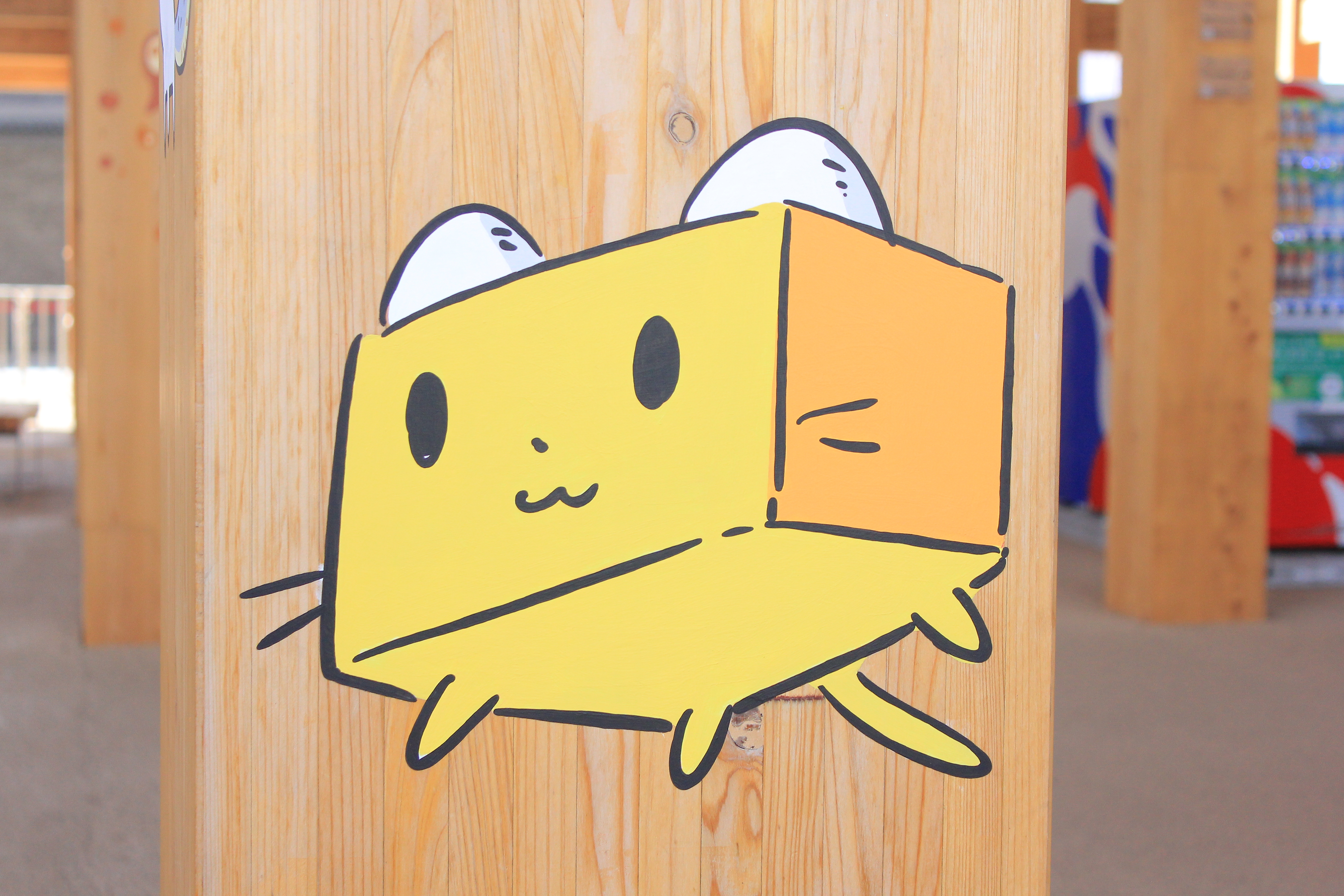 大屋根リングの柱に描かれた「すしネーター」(BuzzFeed Japan)