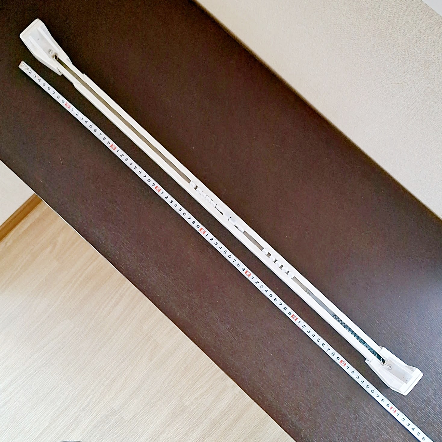 ニトリ「つっぱりカーテンレール伸縮式(TR1 WH 75-110cm)」