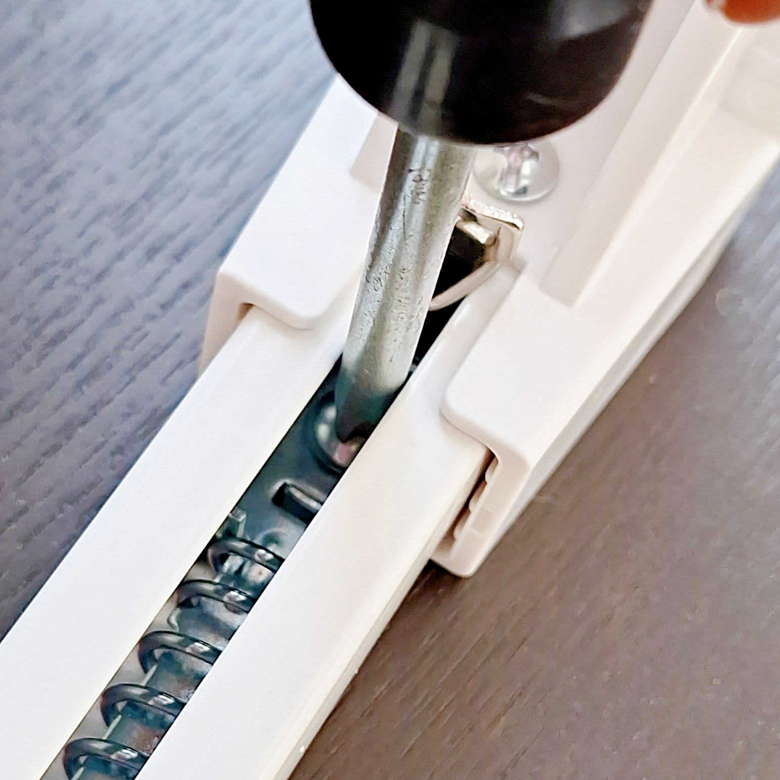 ニトリ「つっぱりカーテンレール伸縮式(TR1 WH 75-110cm)」