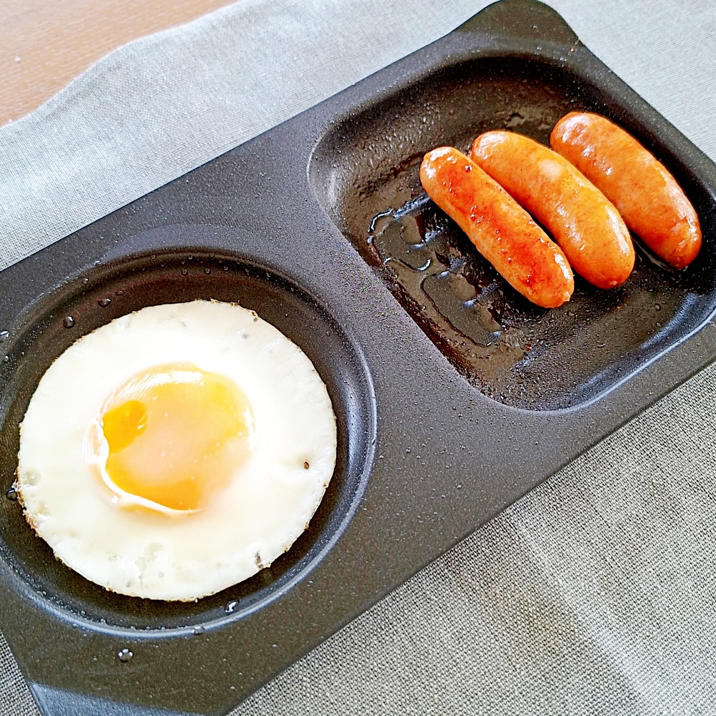 ニトリ「フッ素Wコートでこびりつきにくいオーブントースターコンビプレート 3」