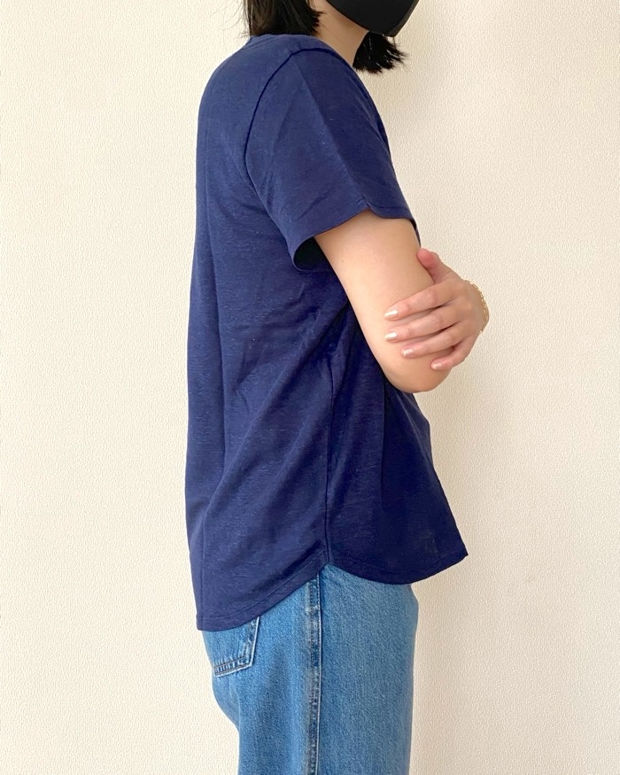 ユニクロの「リネンクルーネックT」