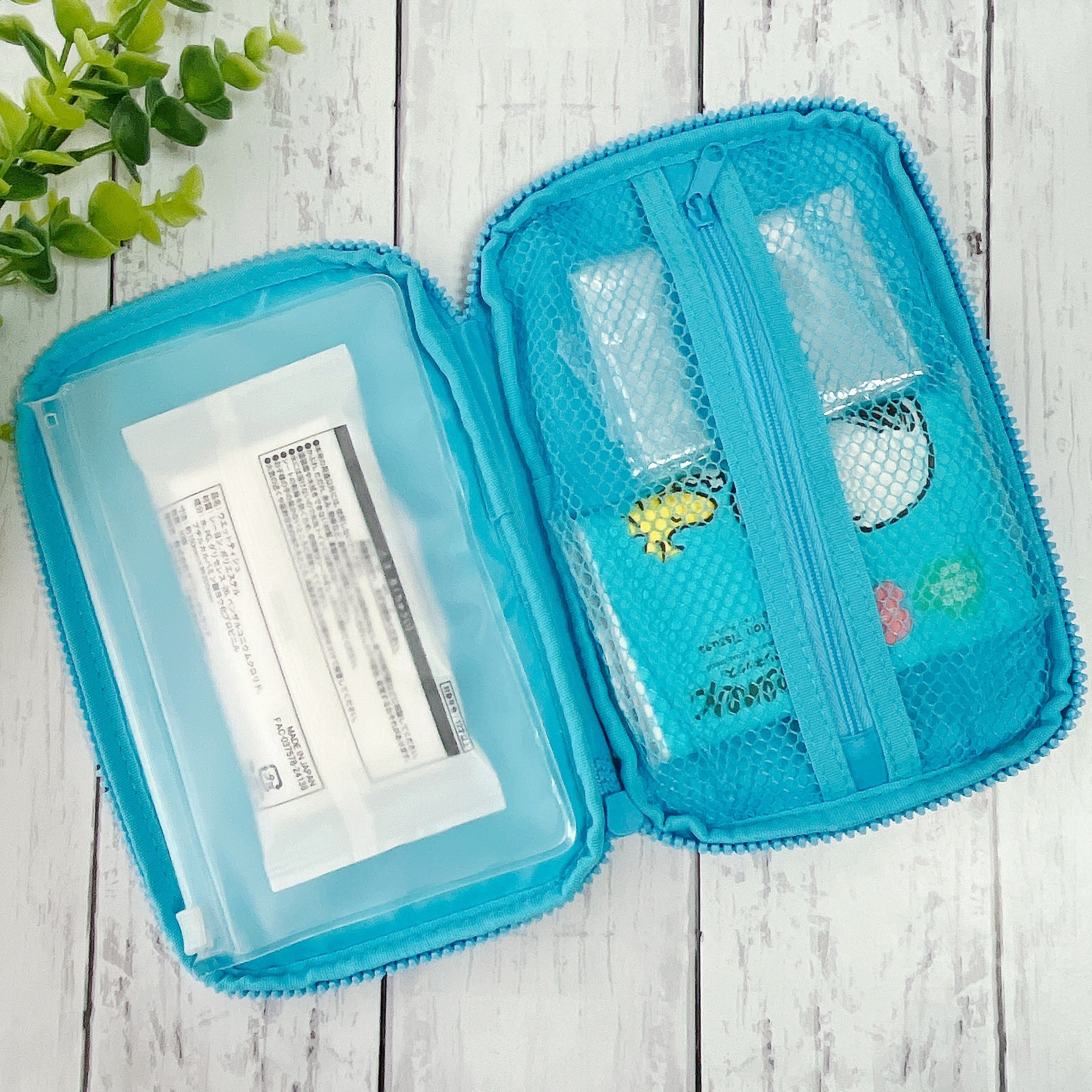 東京ディズニーリゾートで見つけた「ウェットティッシュ ケース ミッキーマウスと仲間たち」