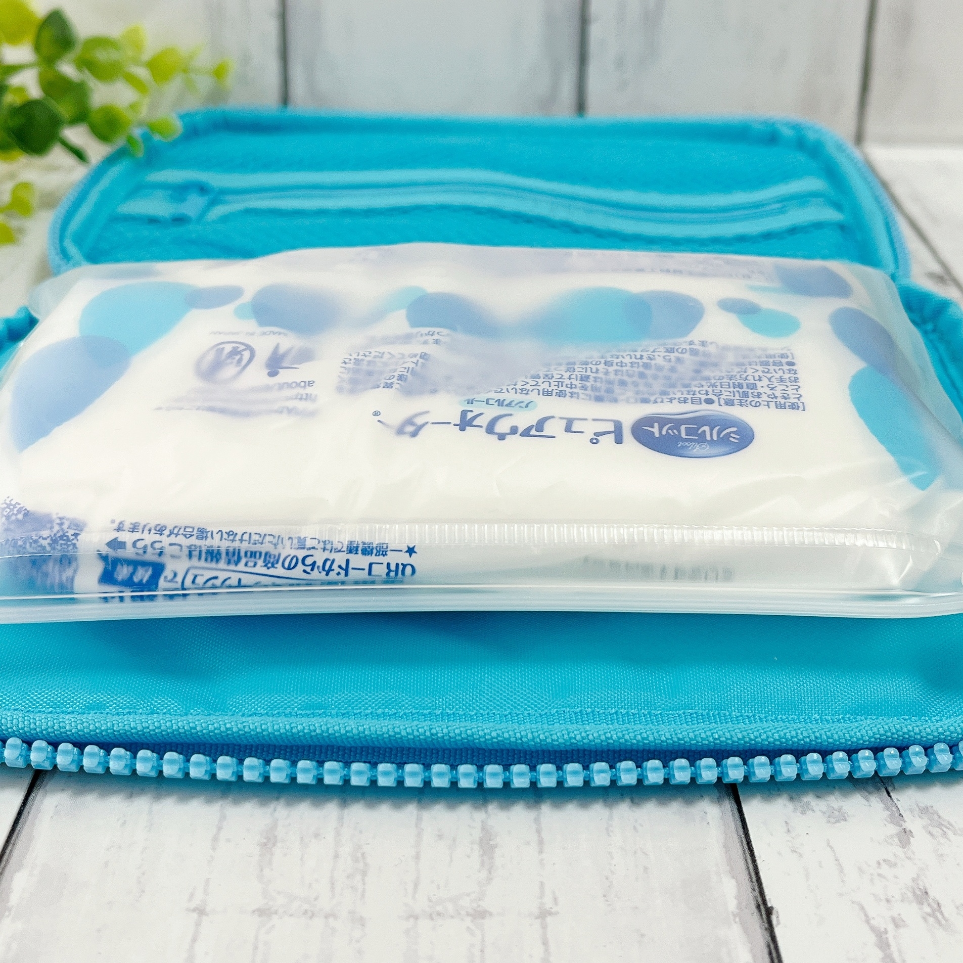 東京ディズニーリゾートで見つけた「ウェットティッシュ ケース ミッキーマウスと仲間たち」