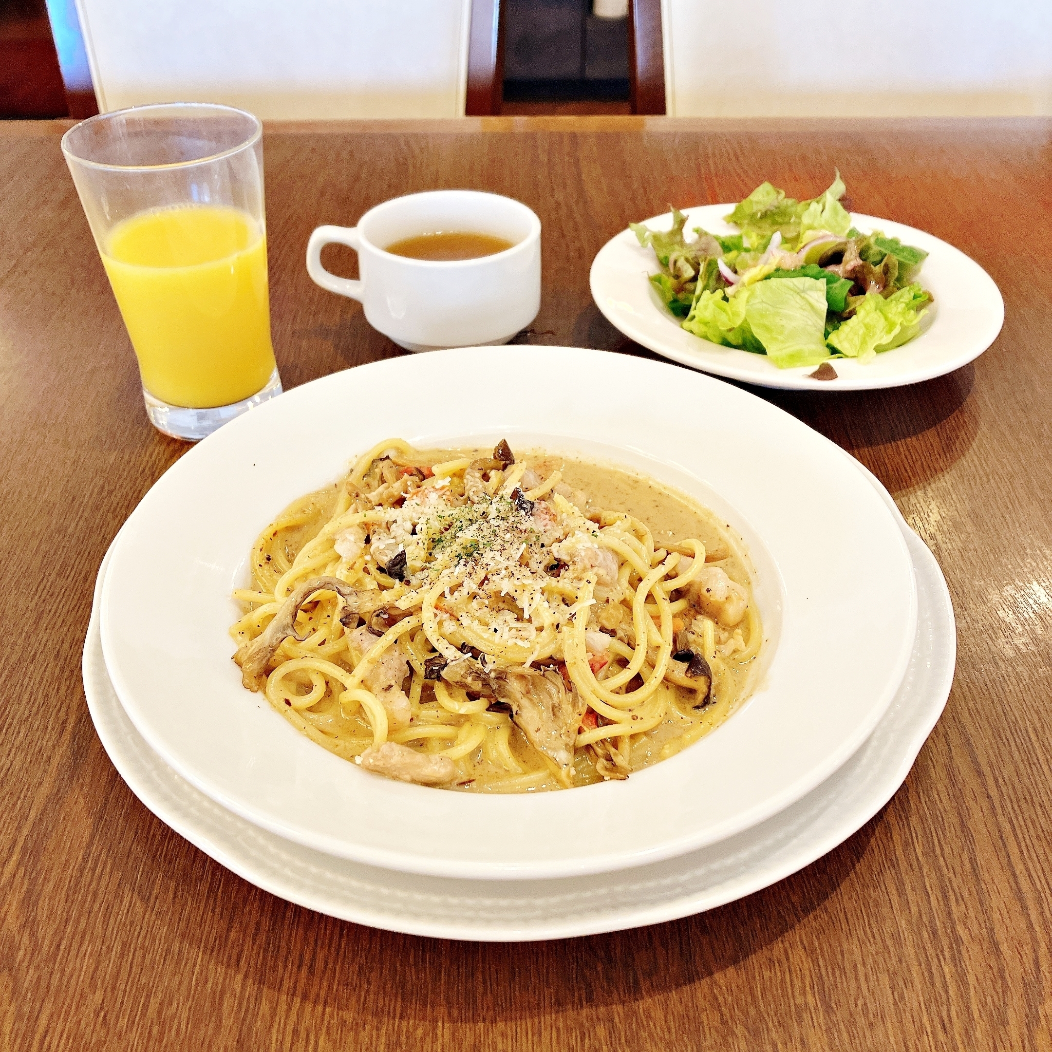 ロイヤルホストの「国産豚ときのこのポルチーニクリームソース」