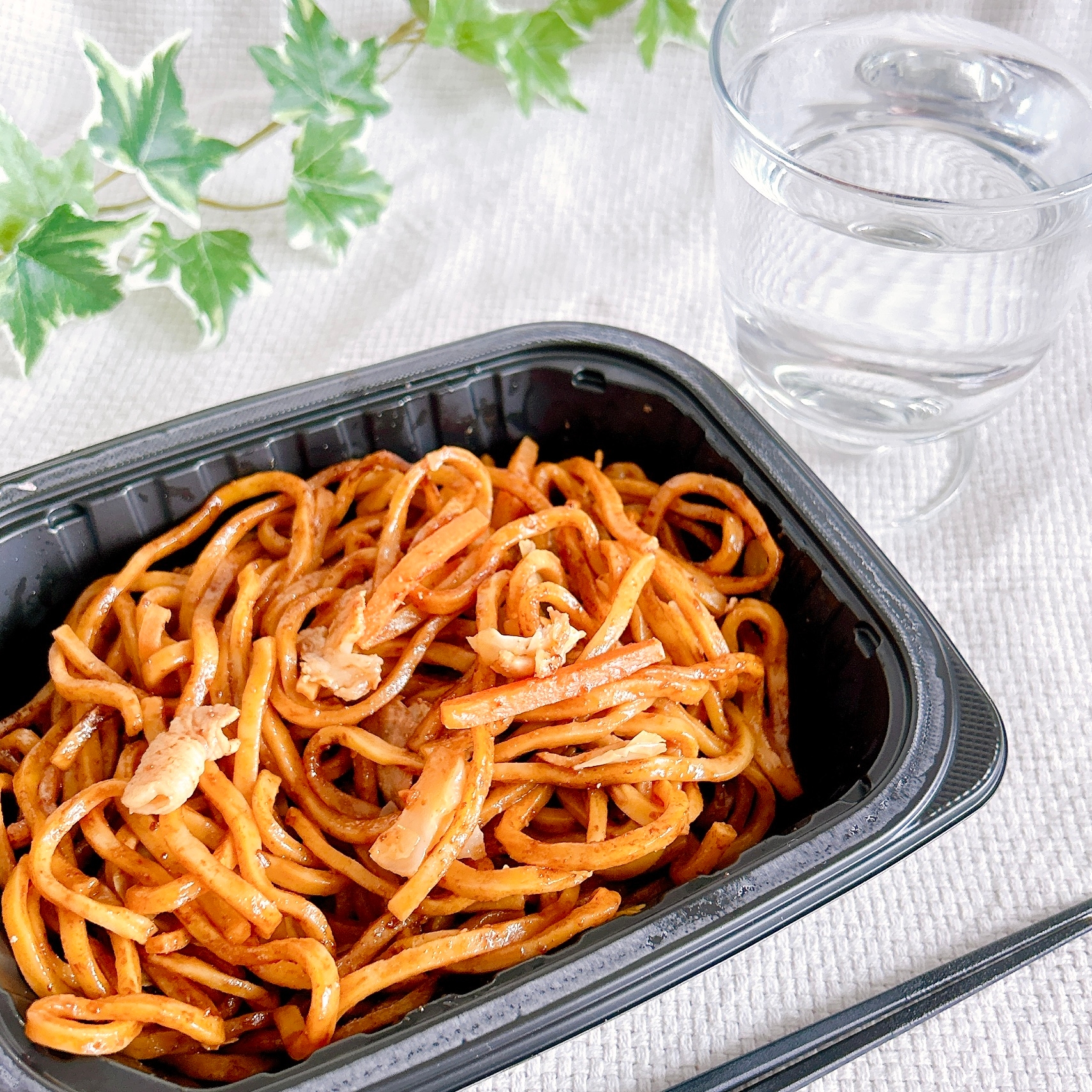 FamilyMart(ファミリーマート)の「もっちり食感の太麺焼きそば」