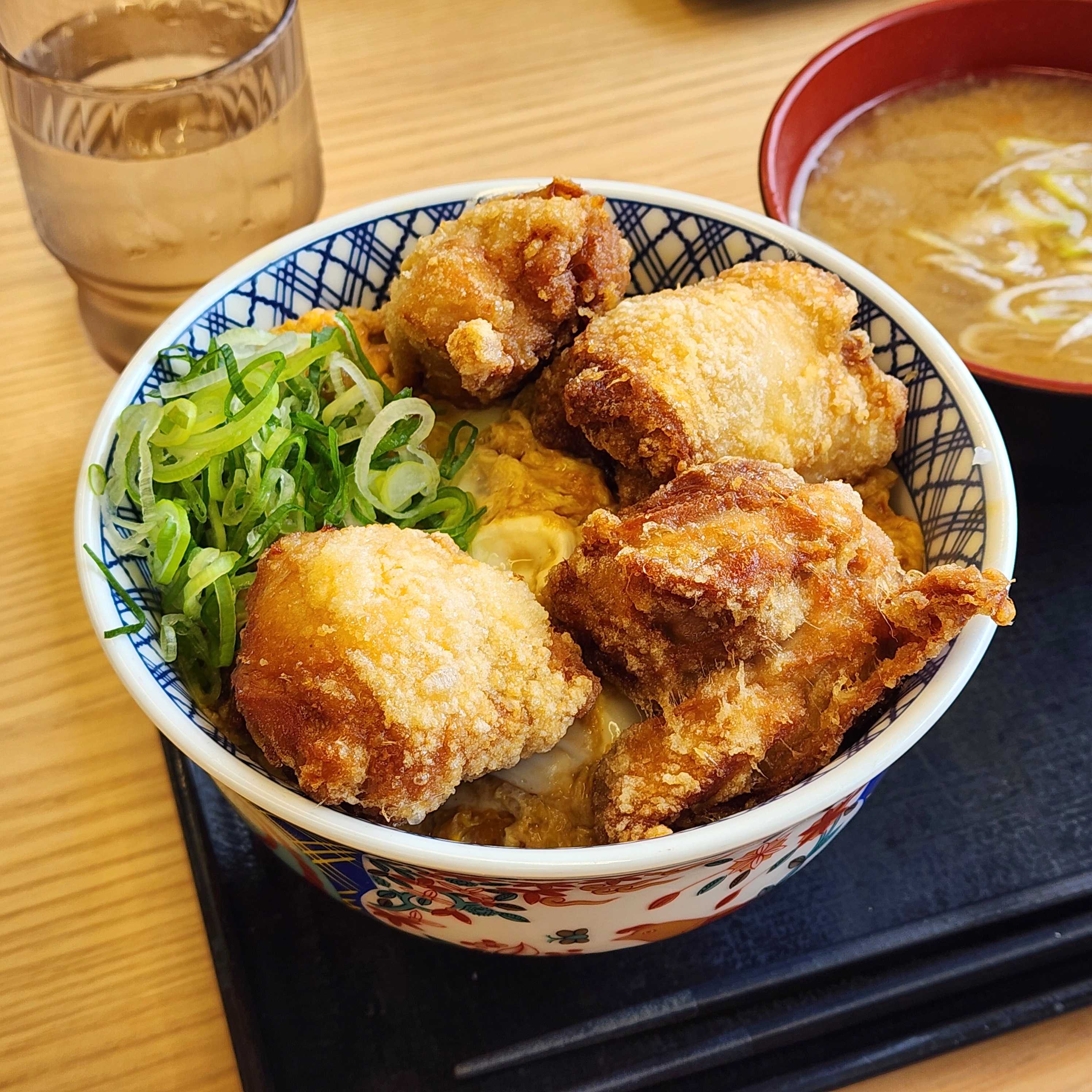 吉野家「から揚げ親子丼」