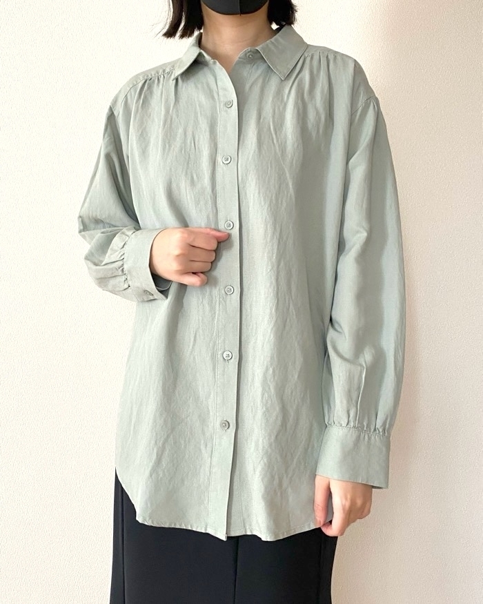 ユニクロ「リネンブレンドオーバーサイズシャツ」