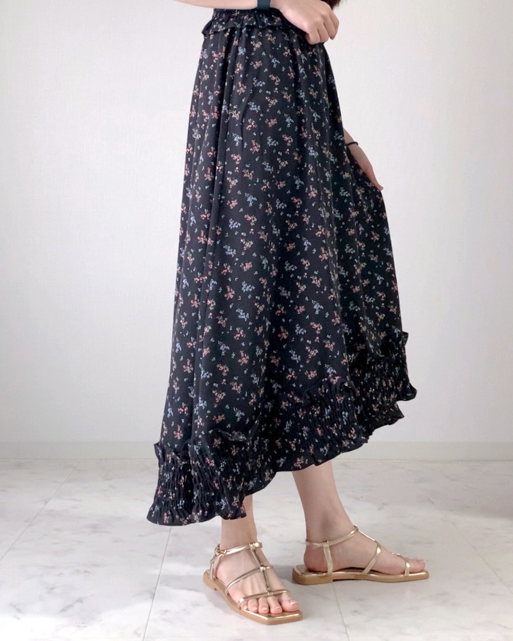 GUの「スモッキングキャミソールワンピース by rokh」