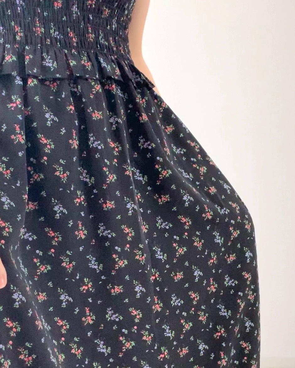 GUの「スモッキングキャミソールワンピース by rokh」