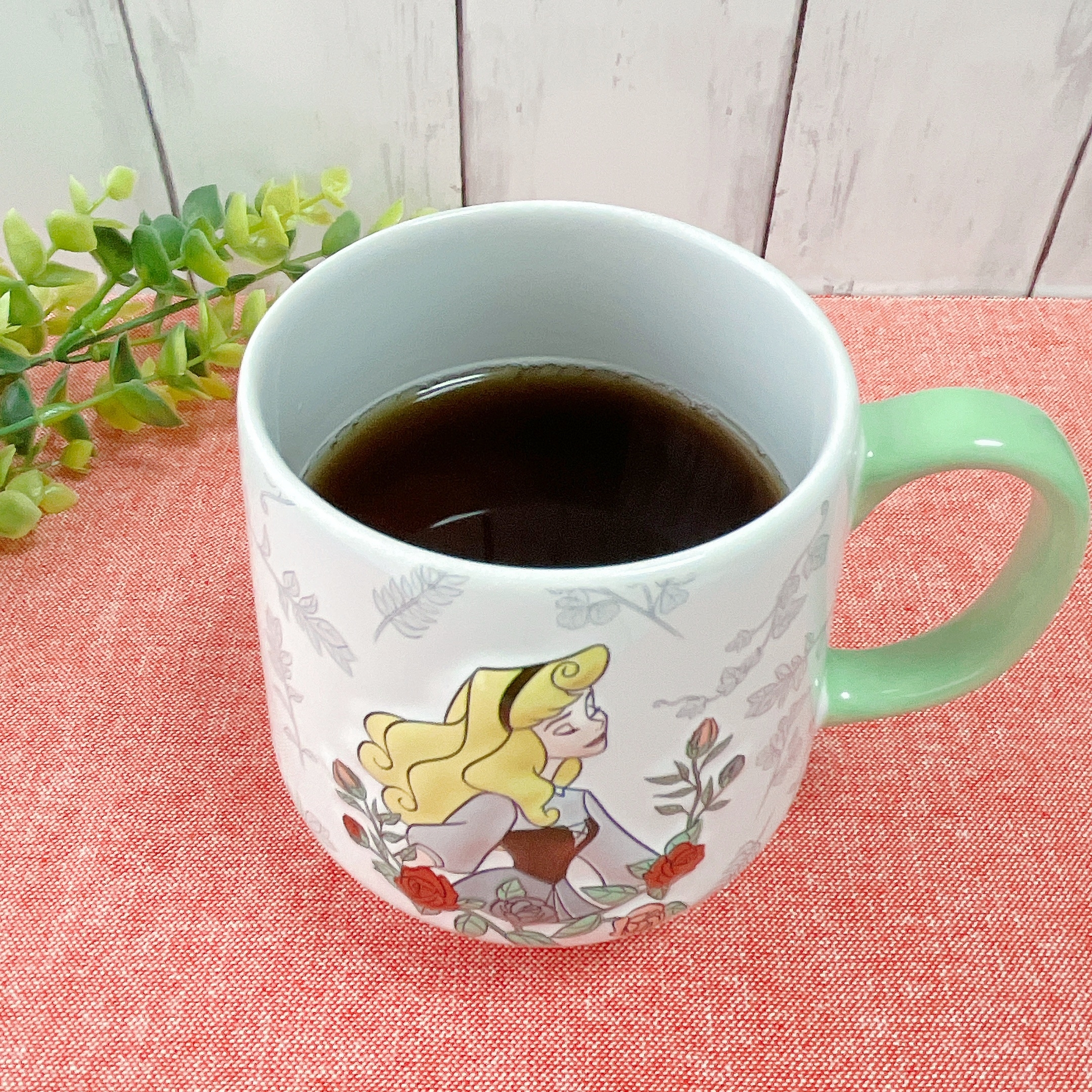 東京ディズニーリゾートで見つけた「マグカップ オーロラ」